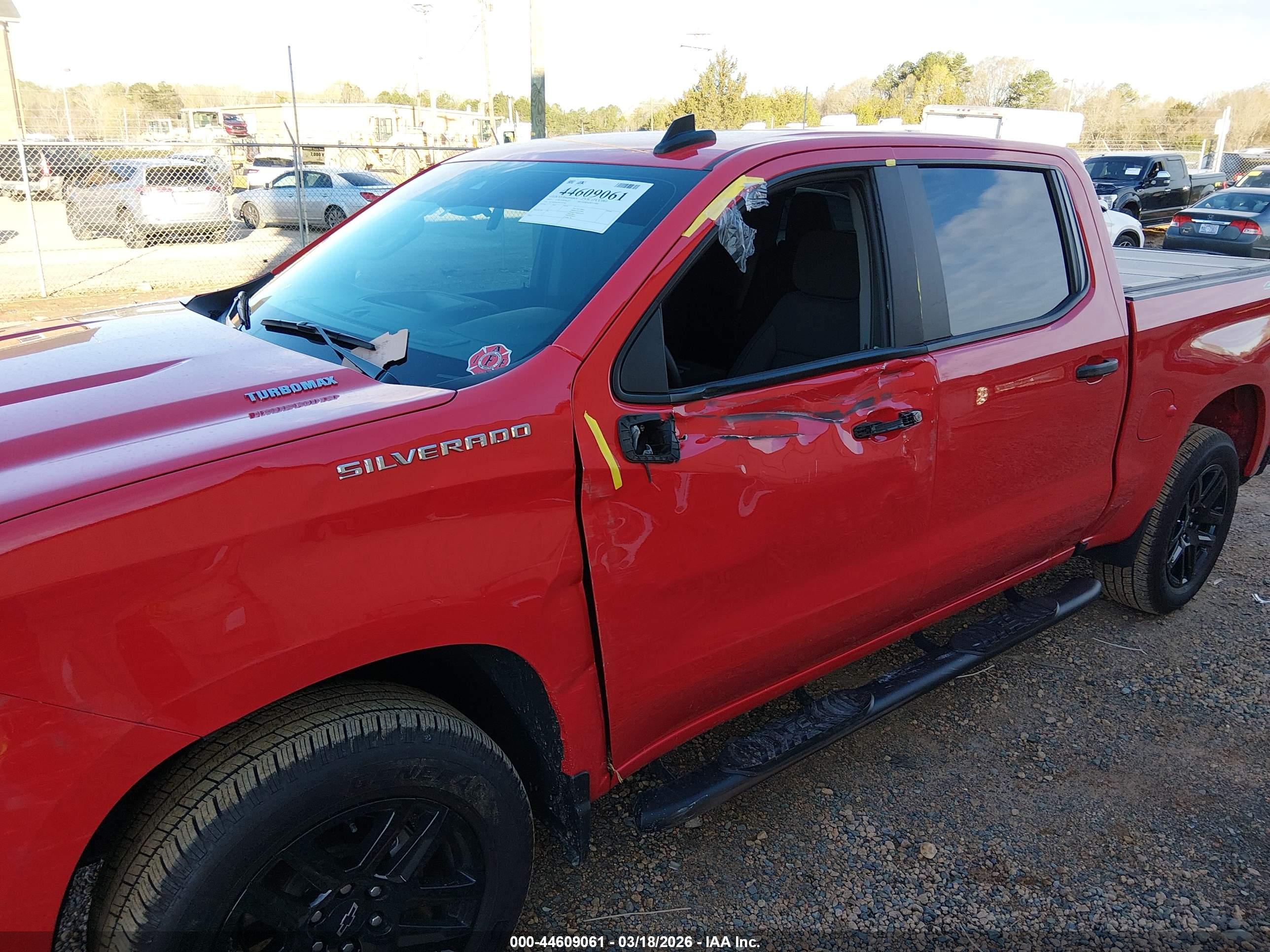 CHEVROLET SILVERADO image 6