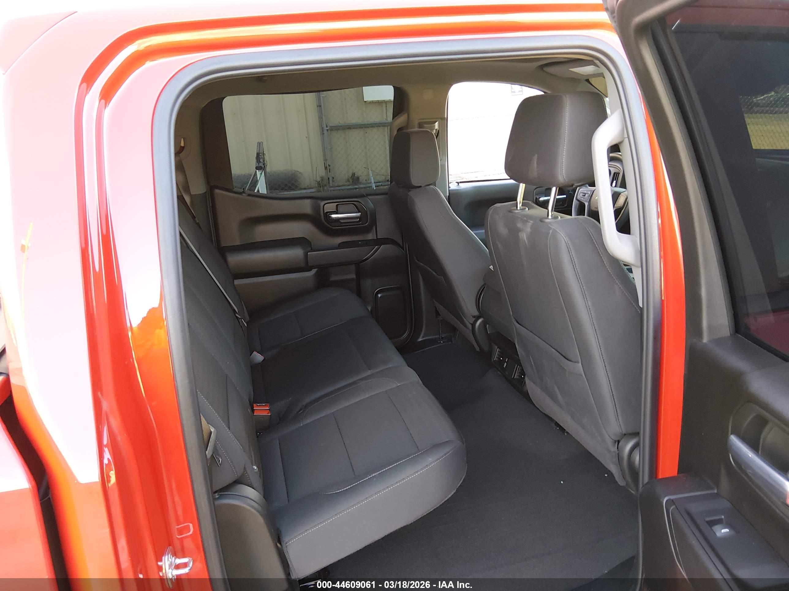 CHEVROLET SILVERADO image 8