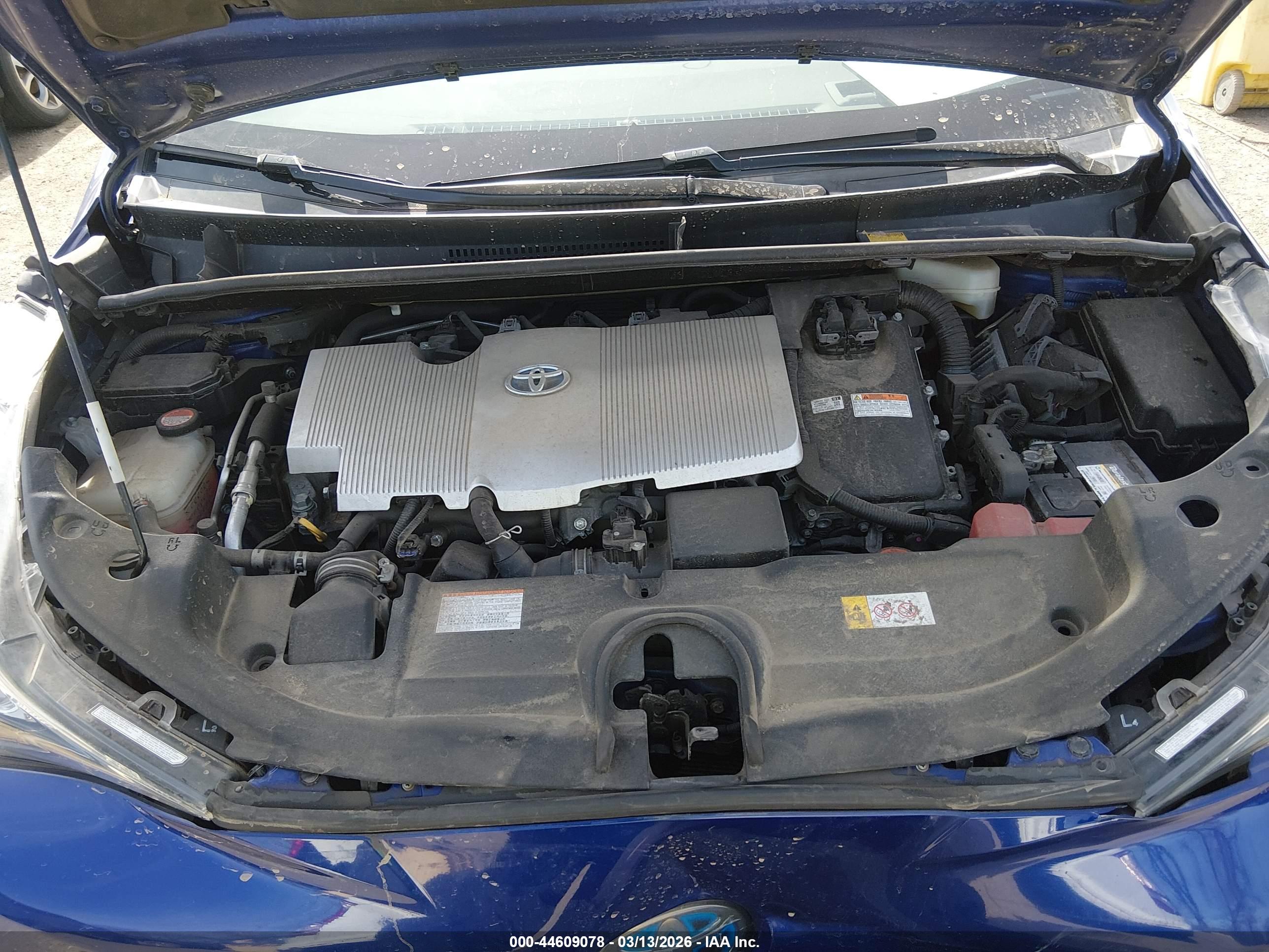 TOYOTA PRIUS image 10