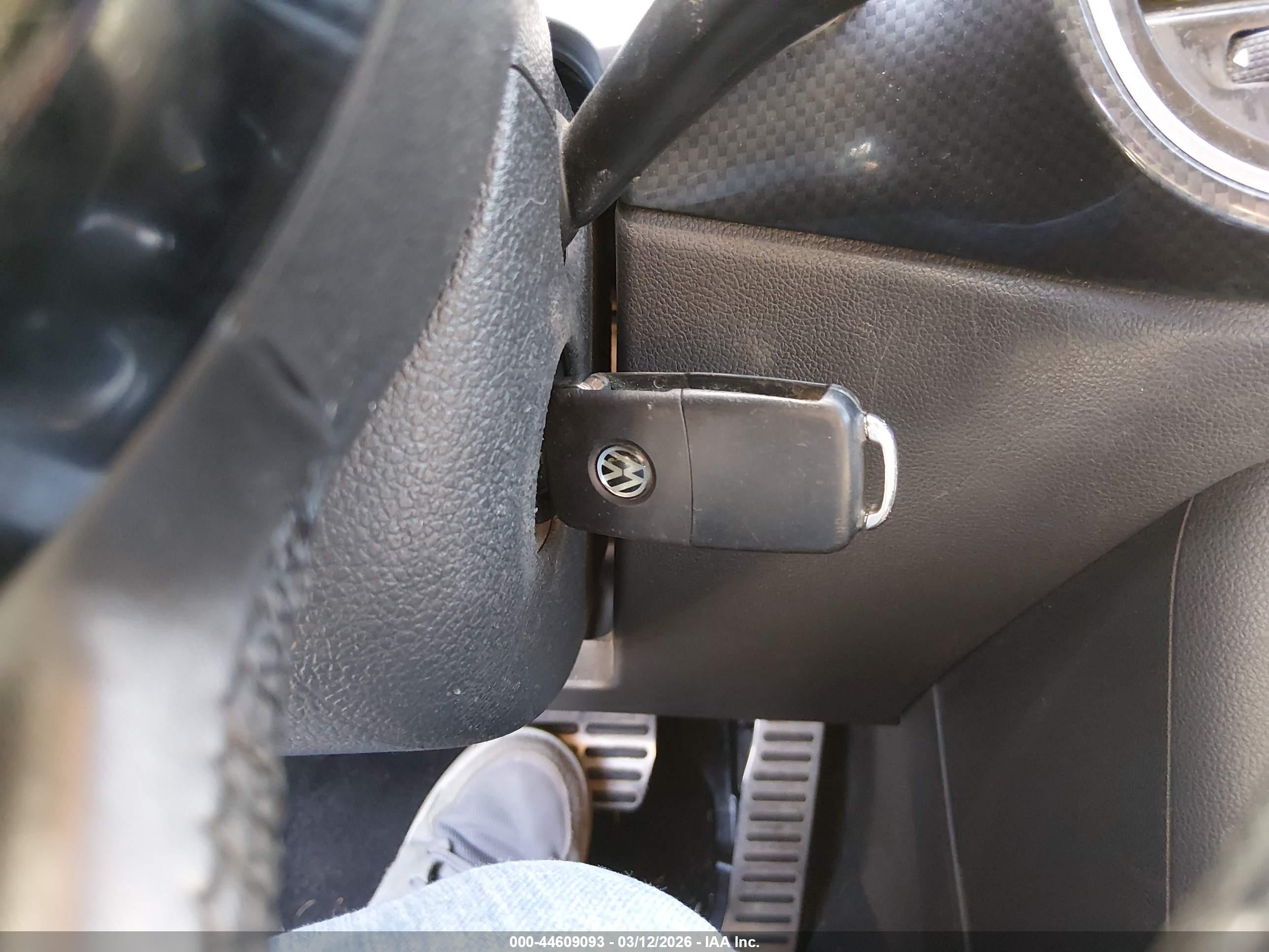 VOLKSWAGEN BEETLE image 11