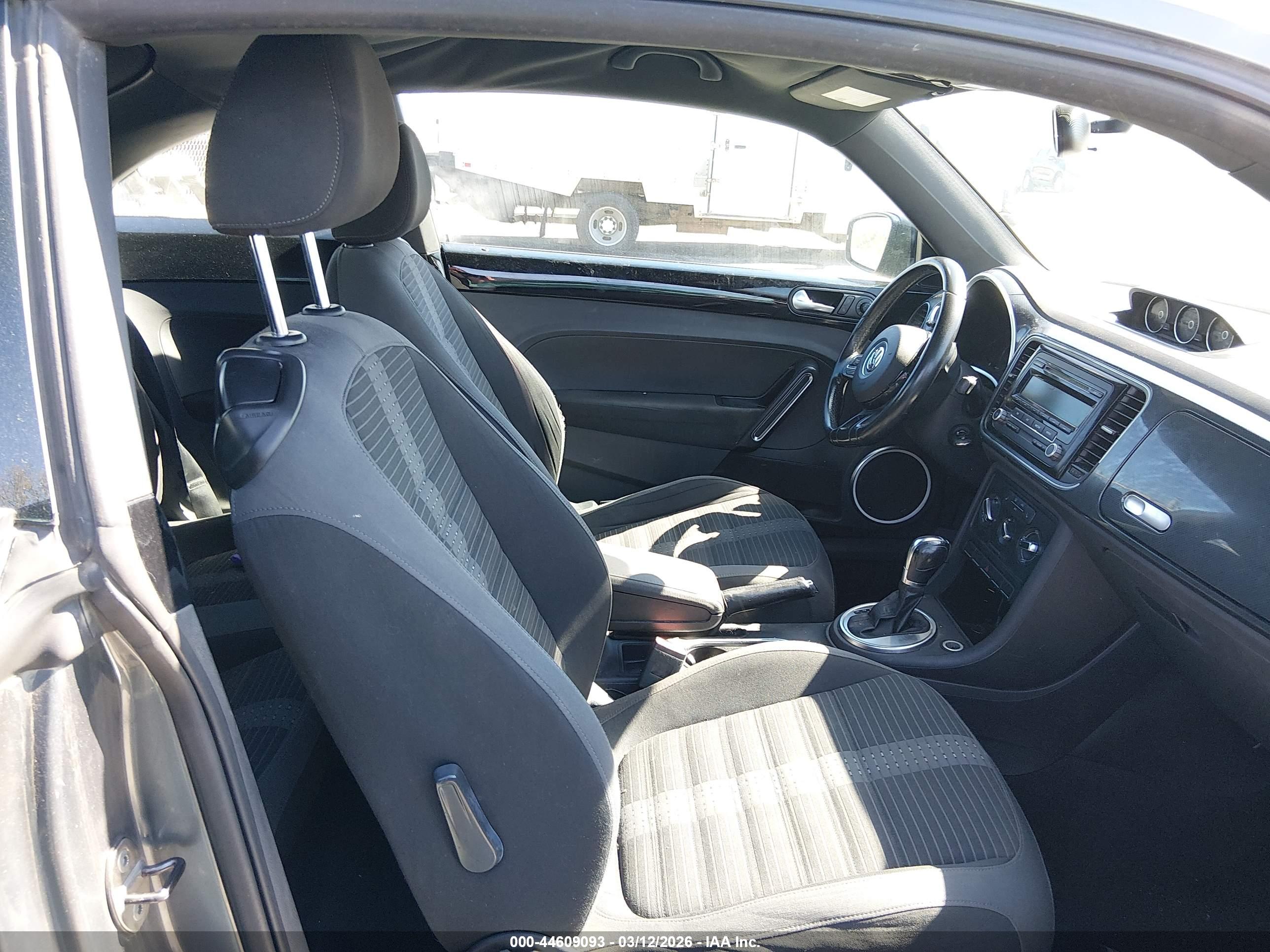 VOLKSWAGEN BEETLE image 5