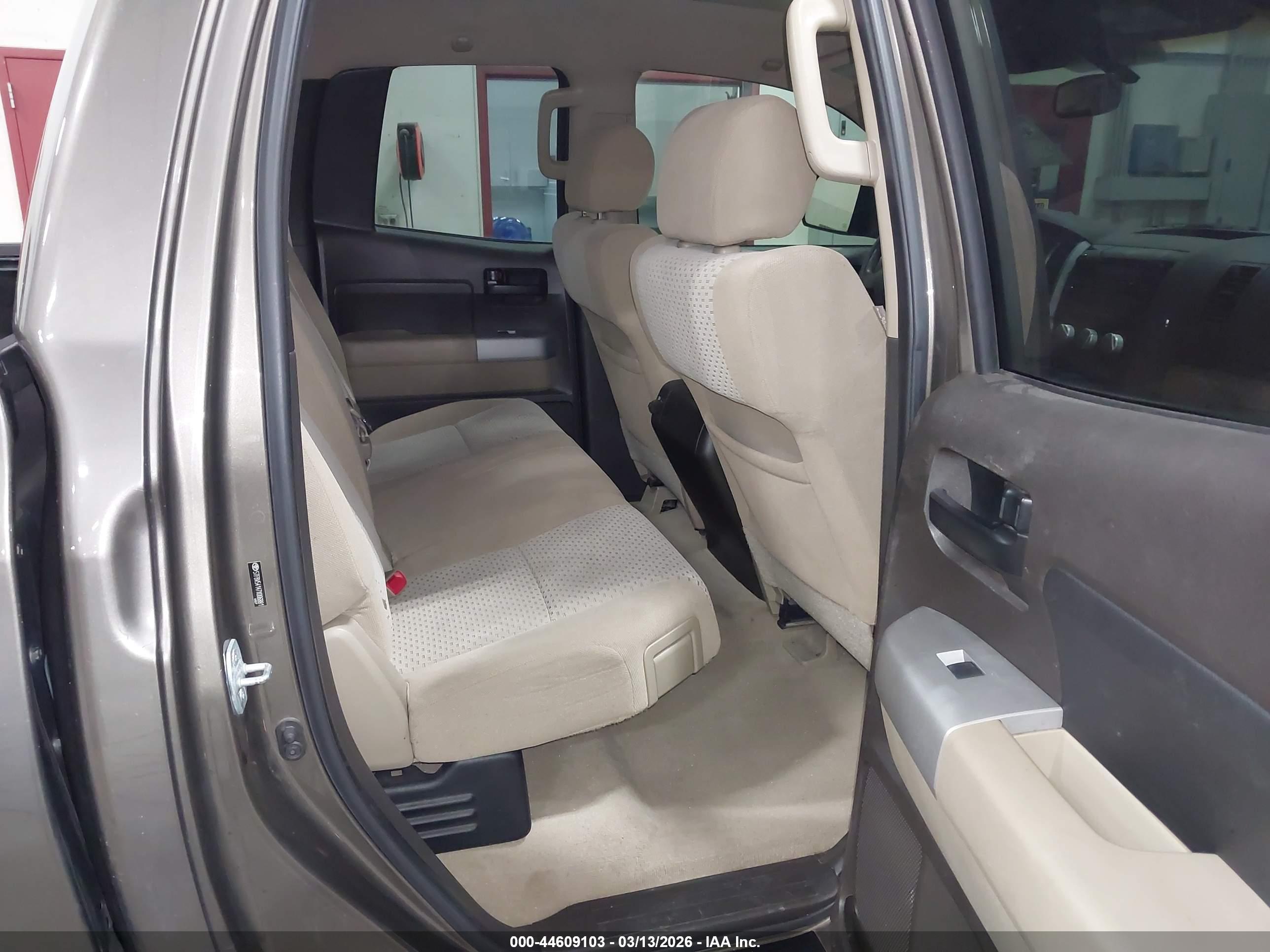 TOYOTA TUNDRA image 8