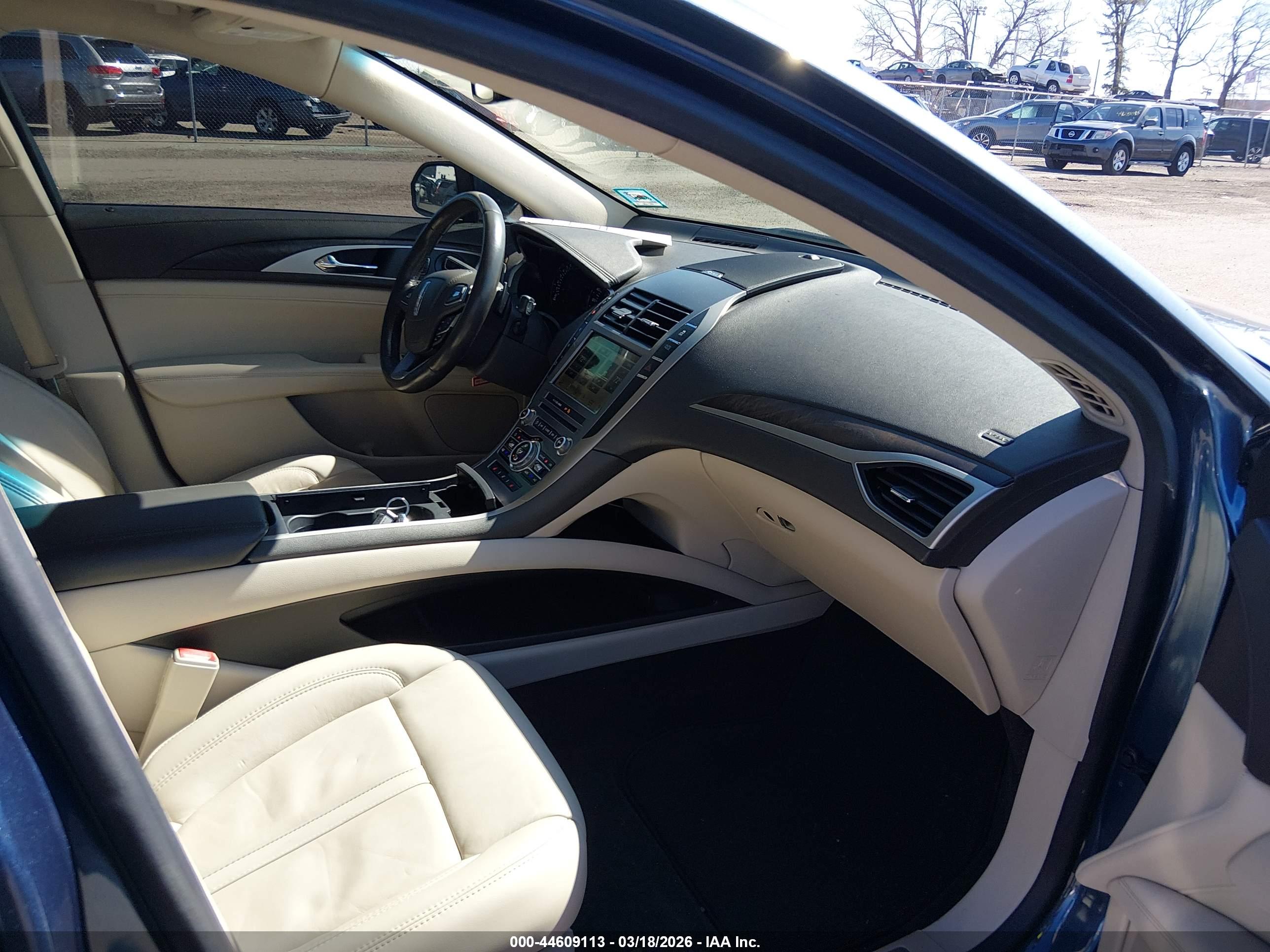 LINCOLN MKZ image 5