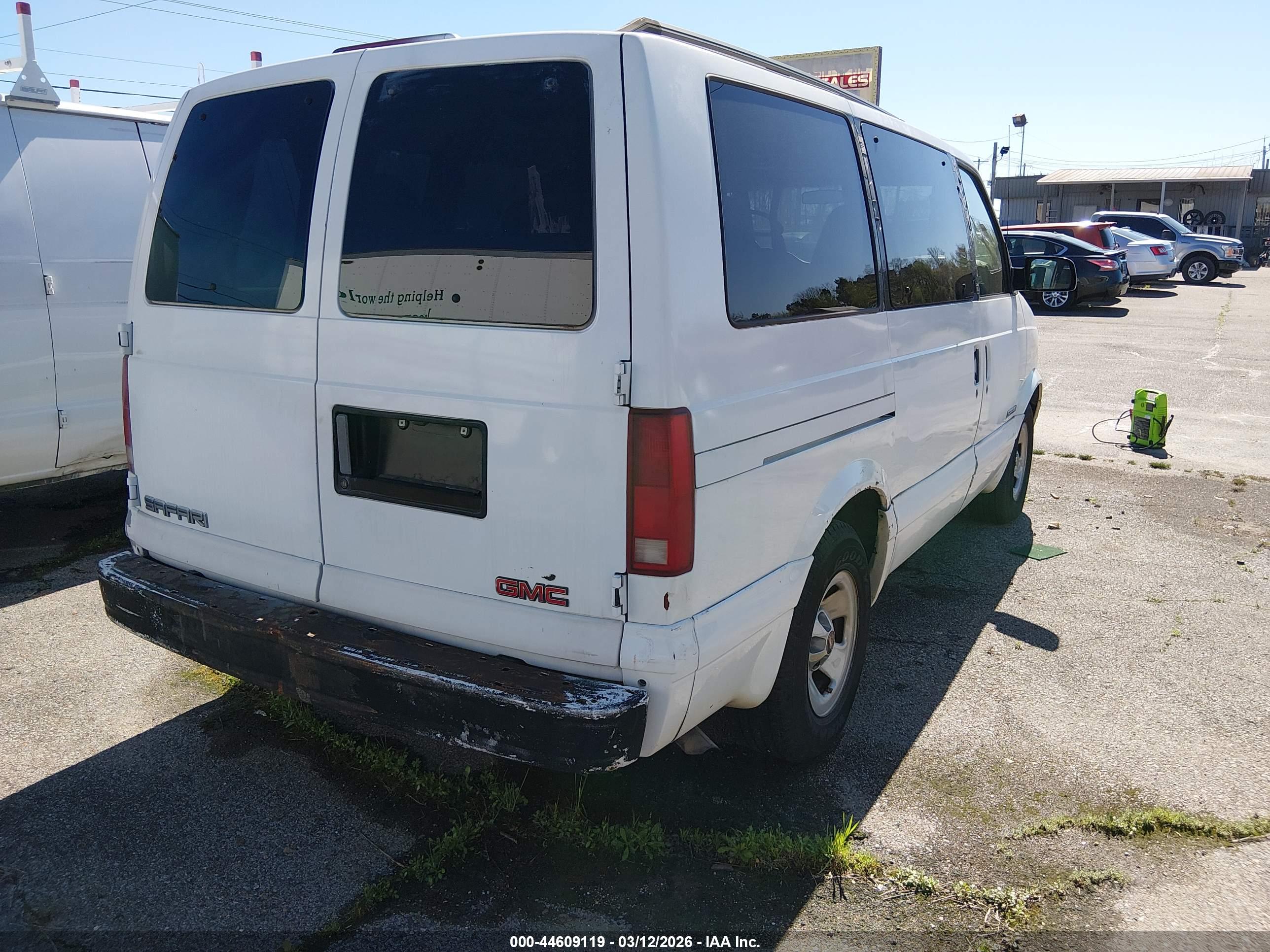 GMC SAFARI image 4