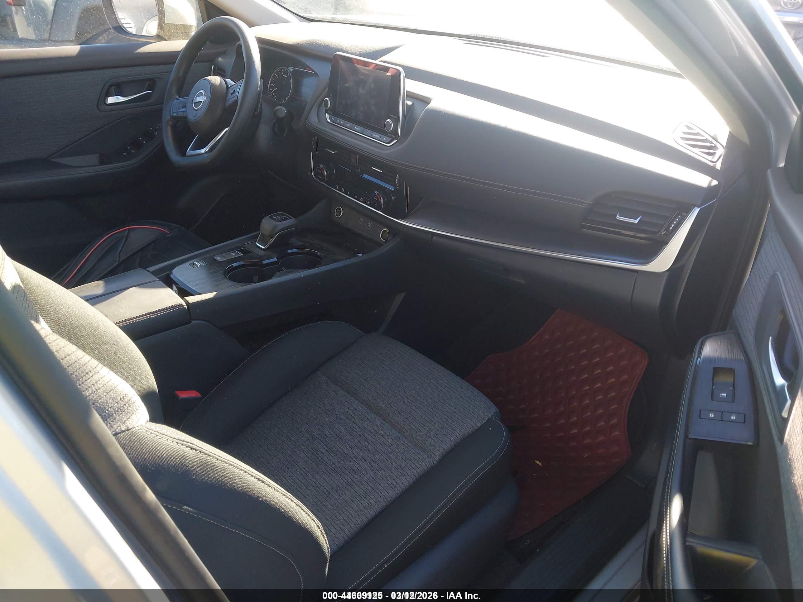 NISSAN ROGUE image 5