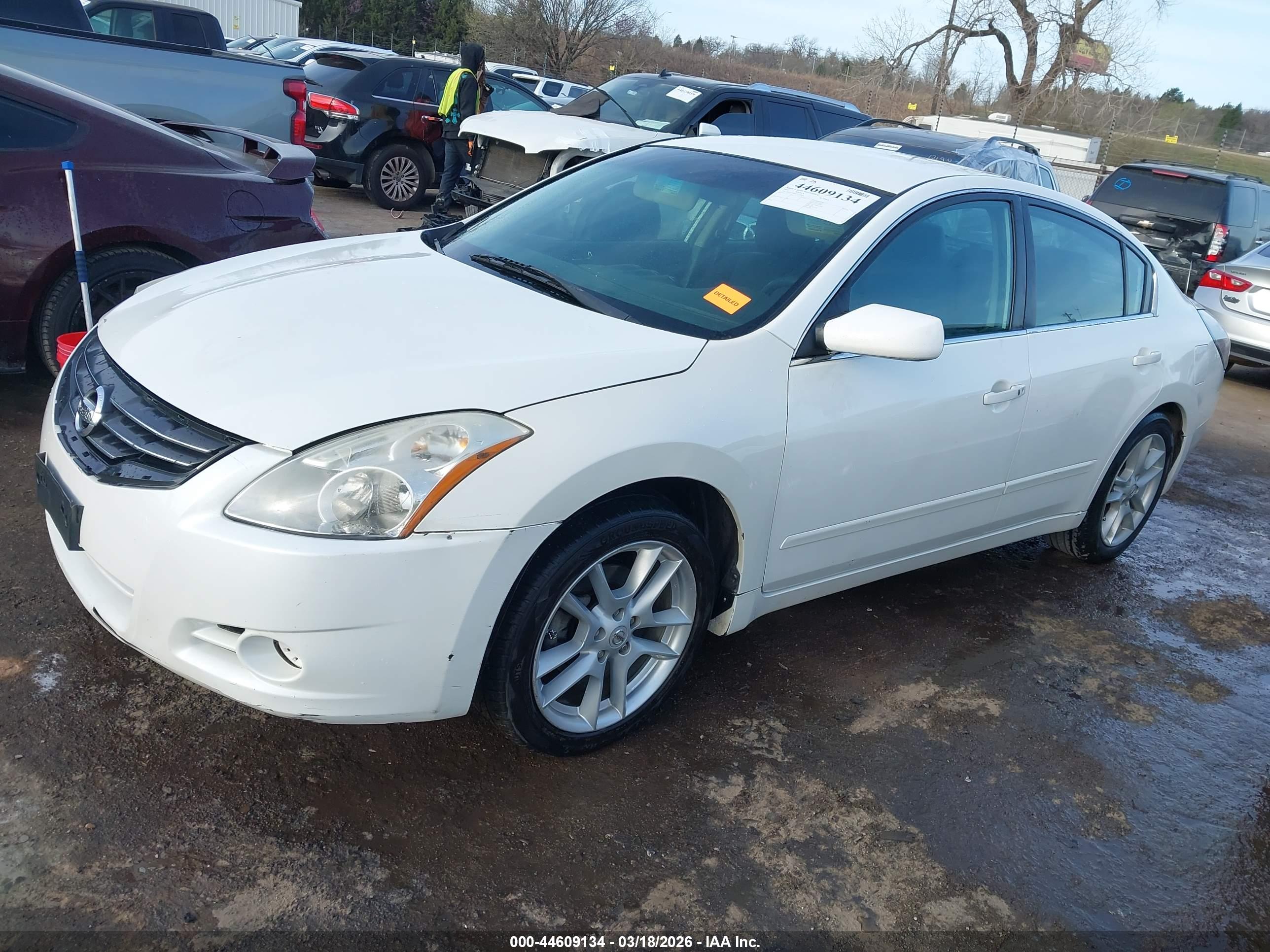 NISSAN ALTIMA image 2