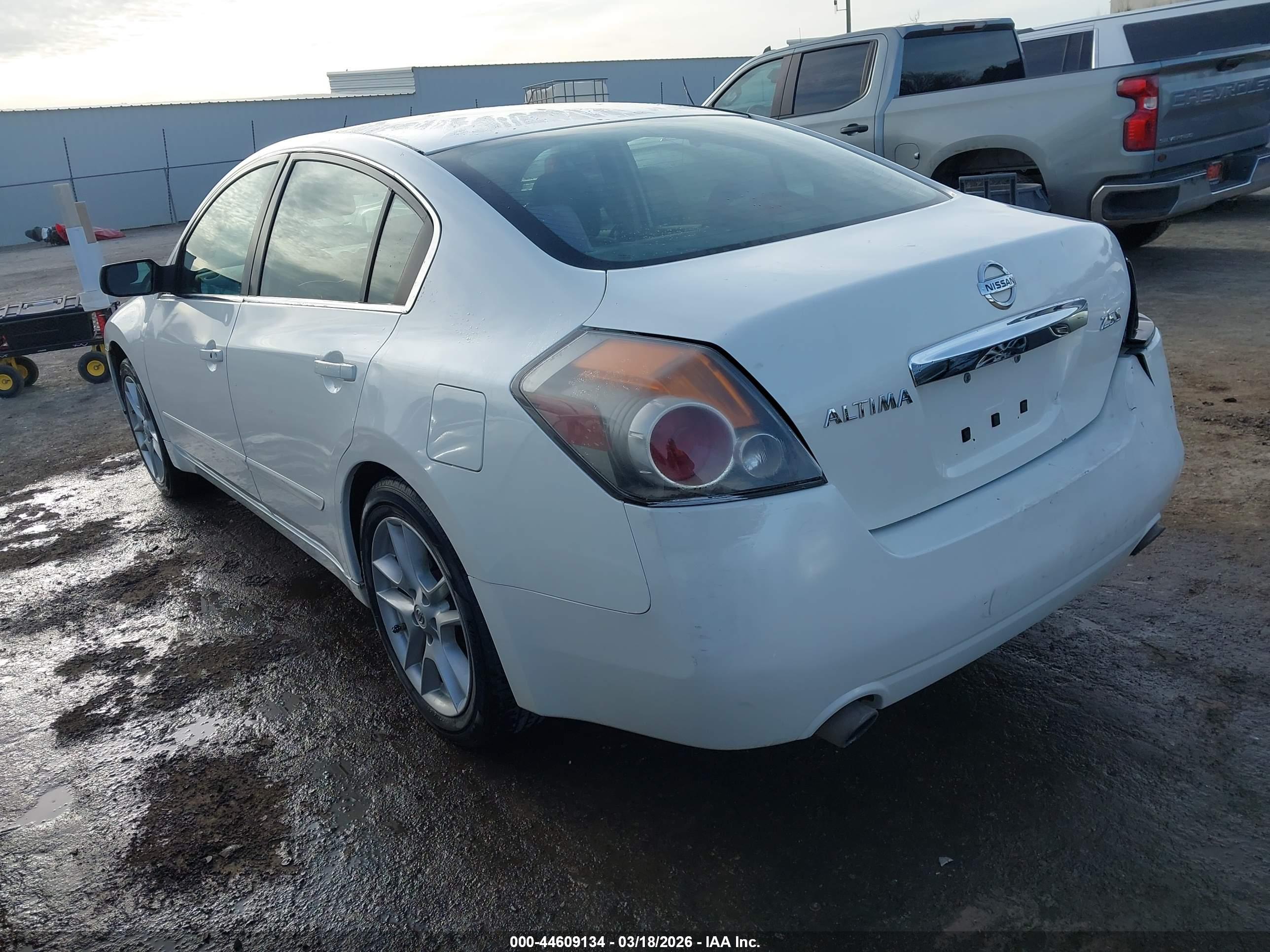 NISSAN ALTIMA image 3