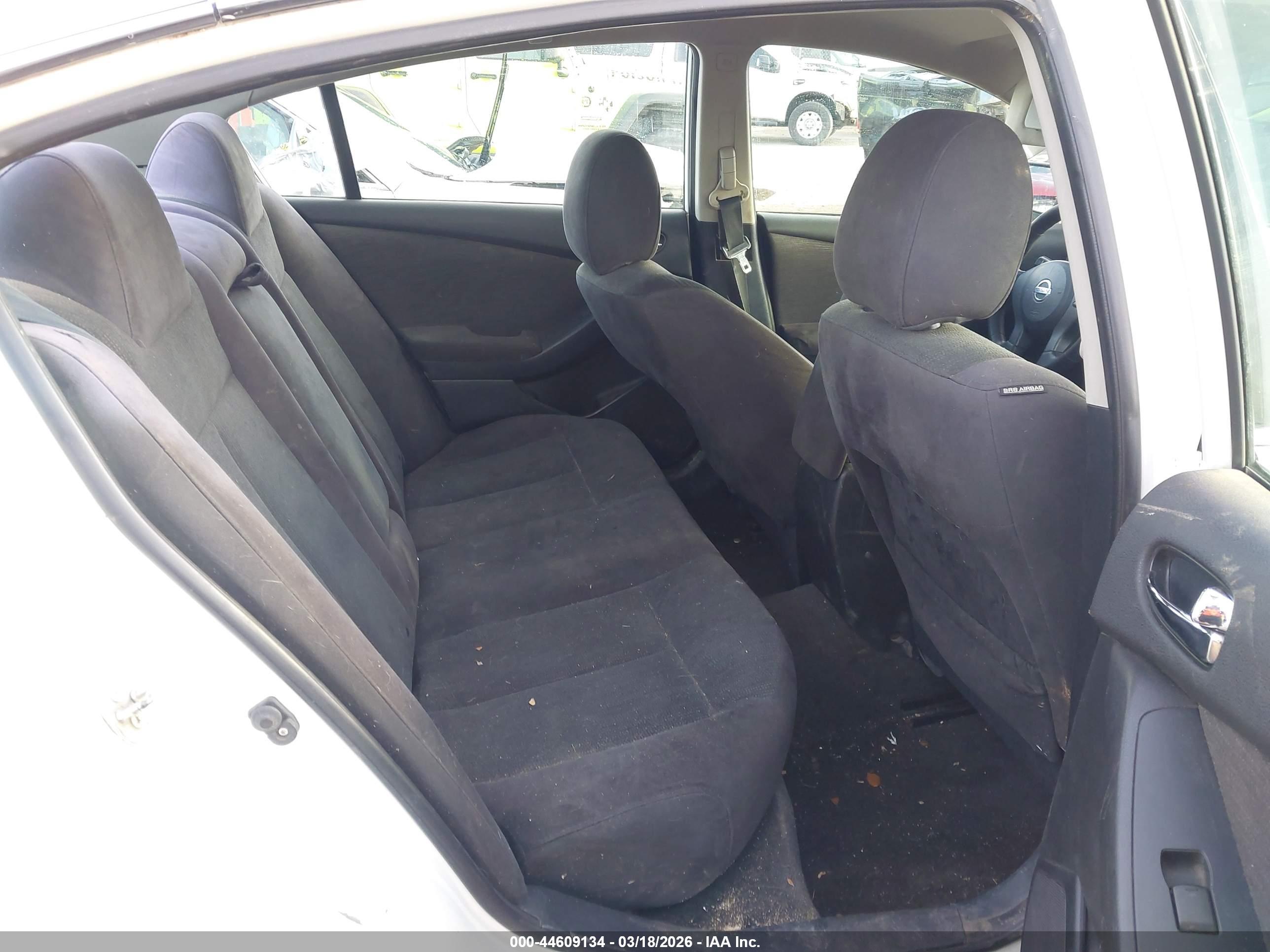 NISSAN ALTIMA image 8