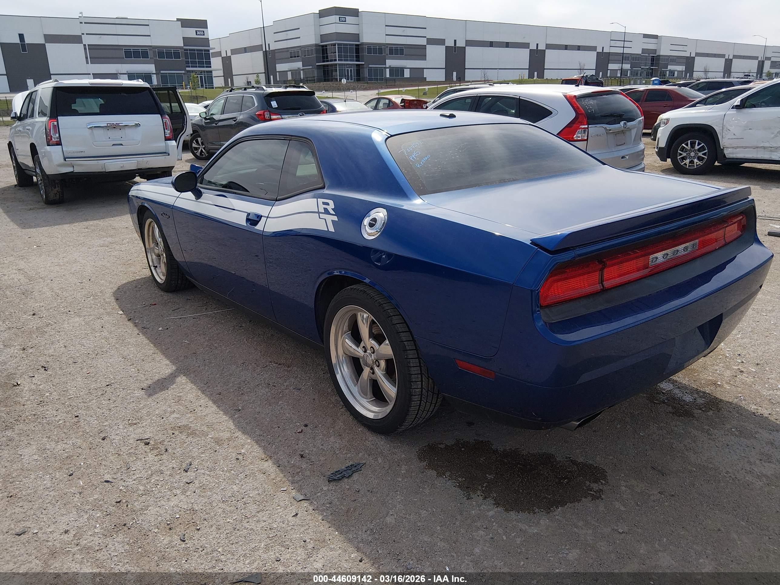 DODGE CHALLENGER image 3