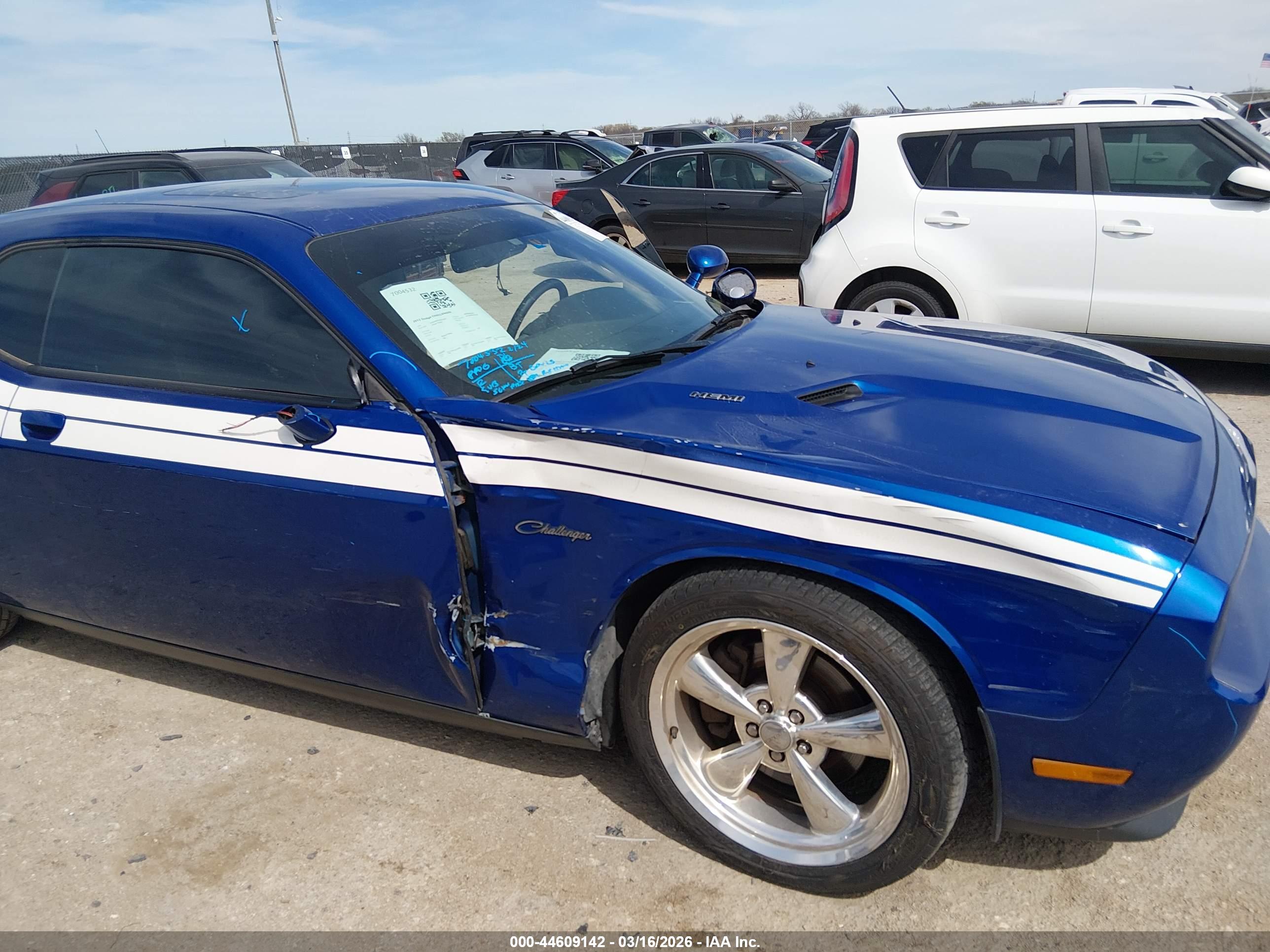 DODGE CHALLENGER image 6