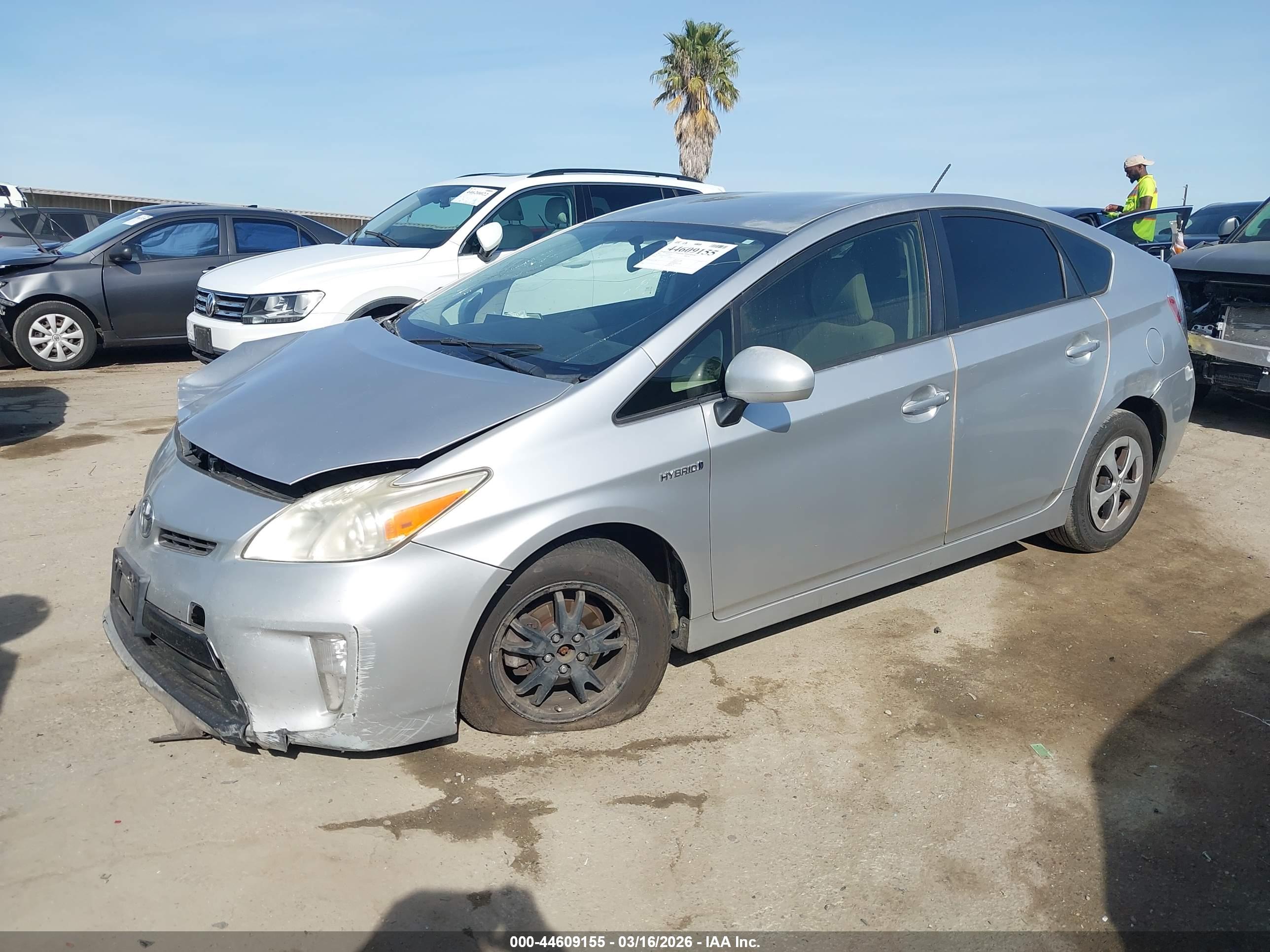 TOYOTA PRIUS image 2
