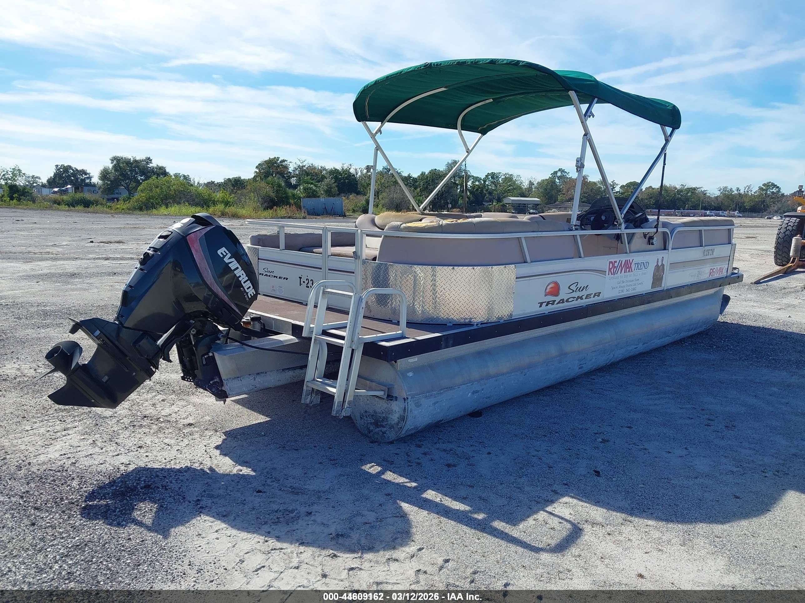 TRACKER MARINE image 4