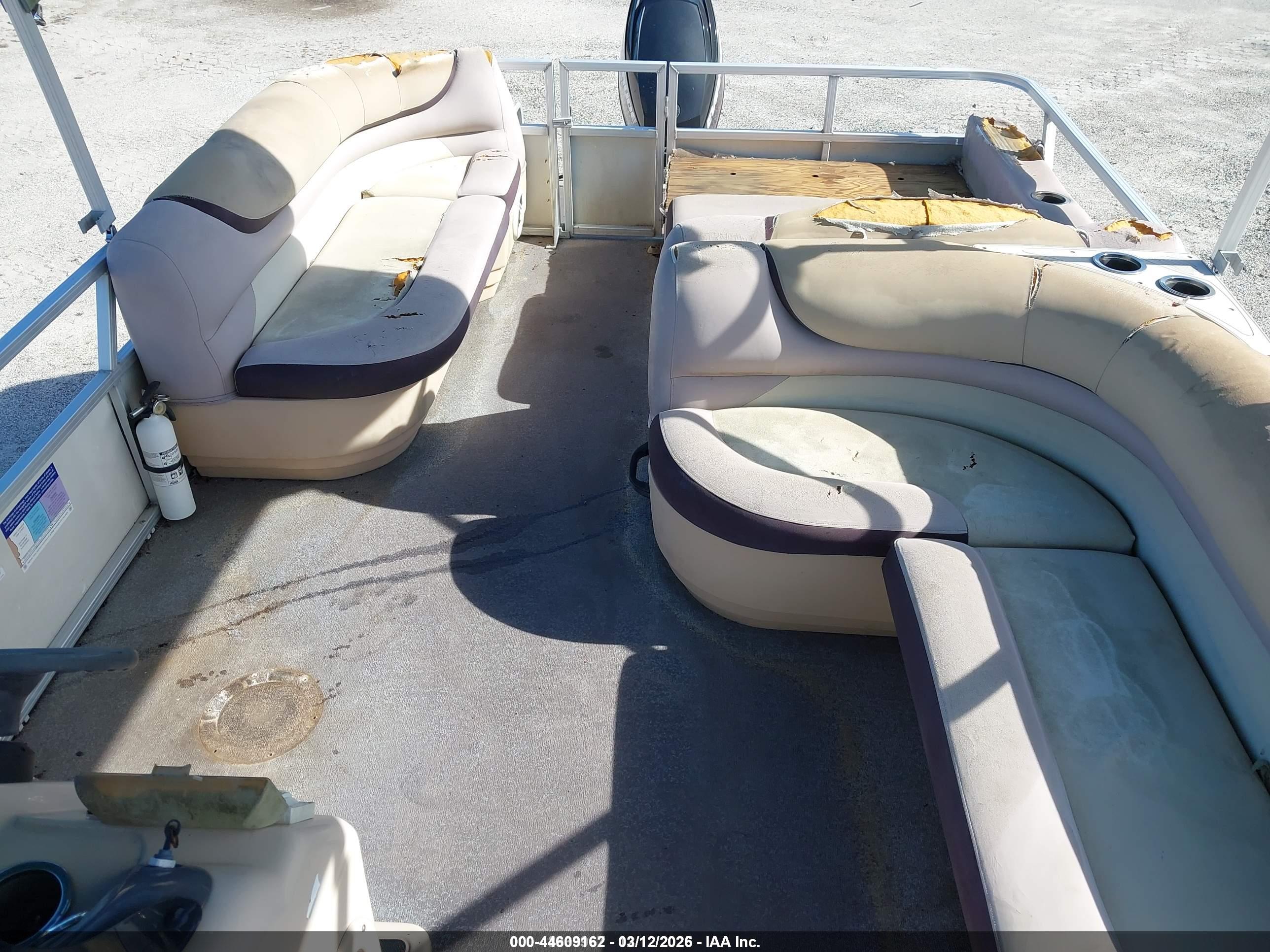 TRACKER MARINE image 8