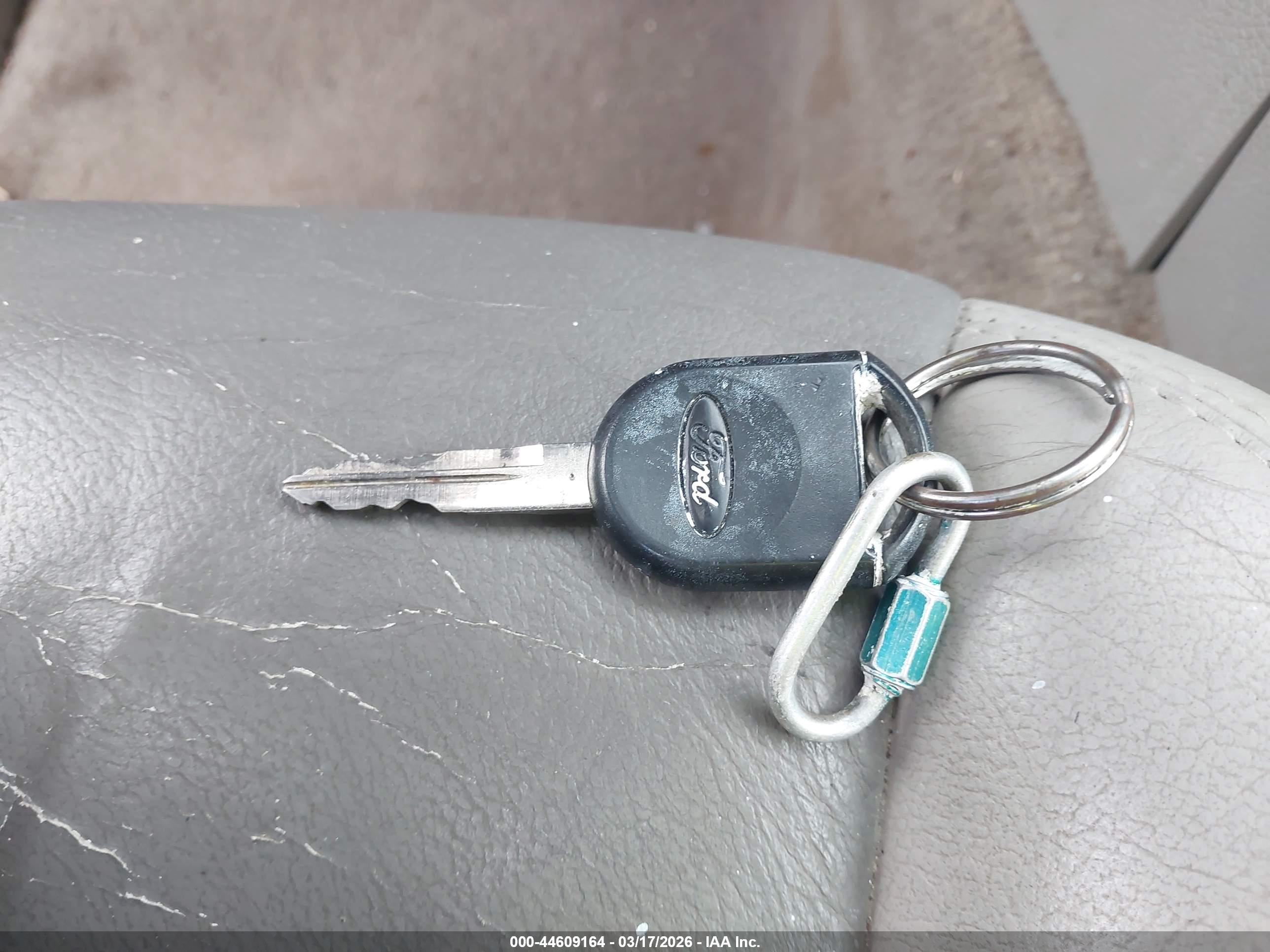 FORD EXPLORER image 11