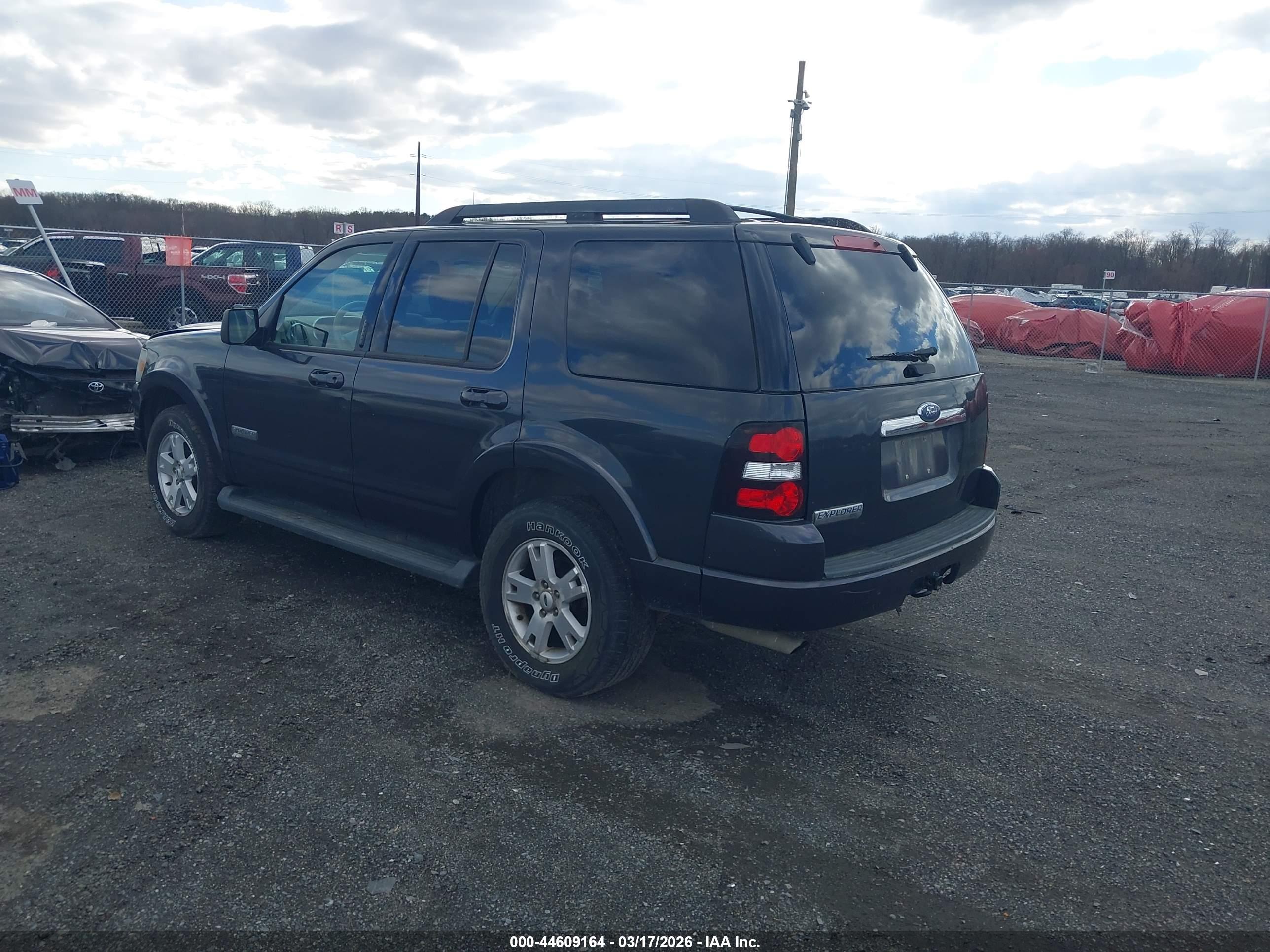 FORD EXPLORER image 3