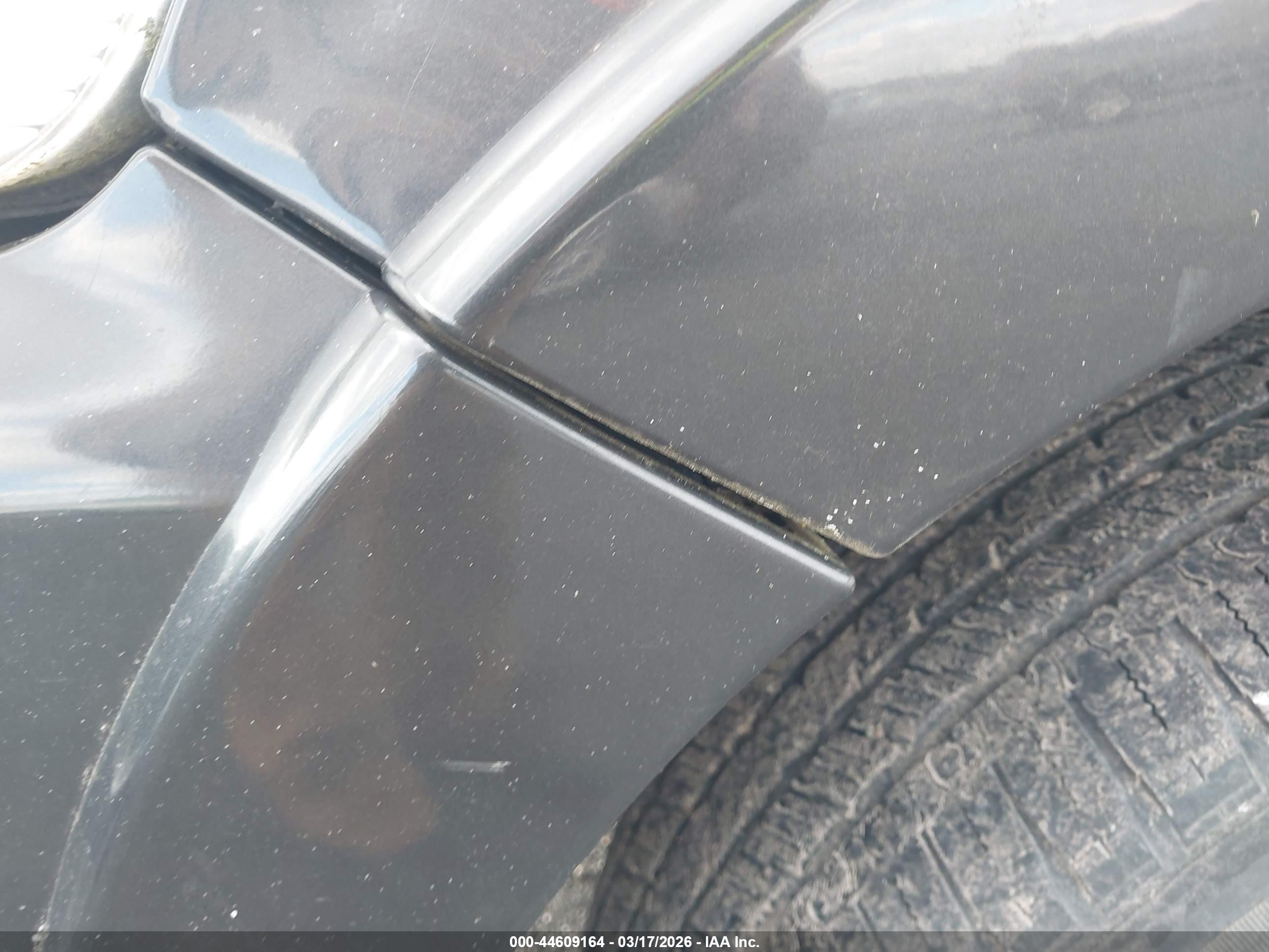 FORD EXPLORER image 6