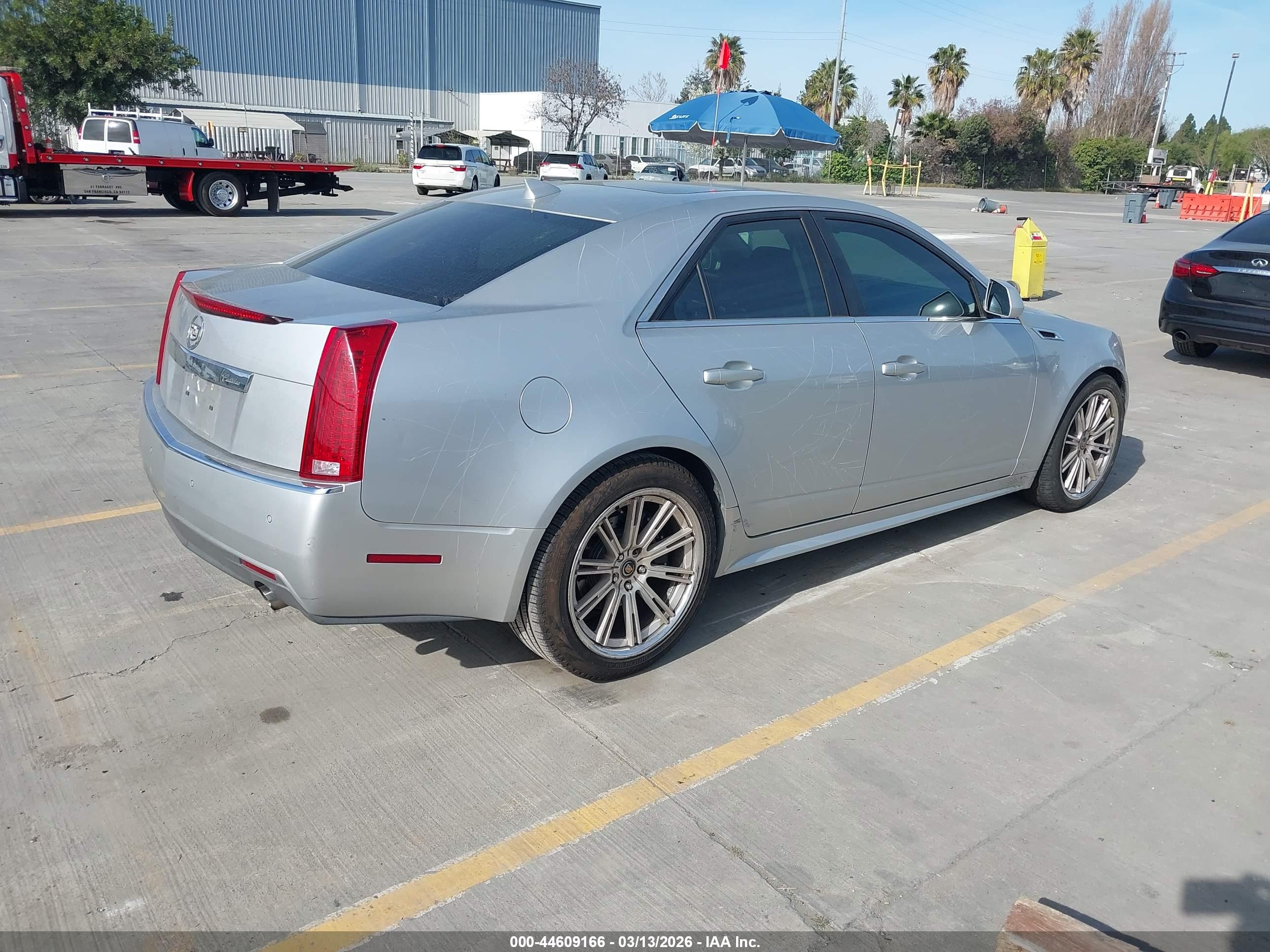 CADILLAC CTS image 4