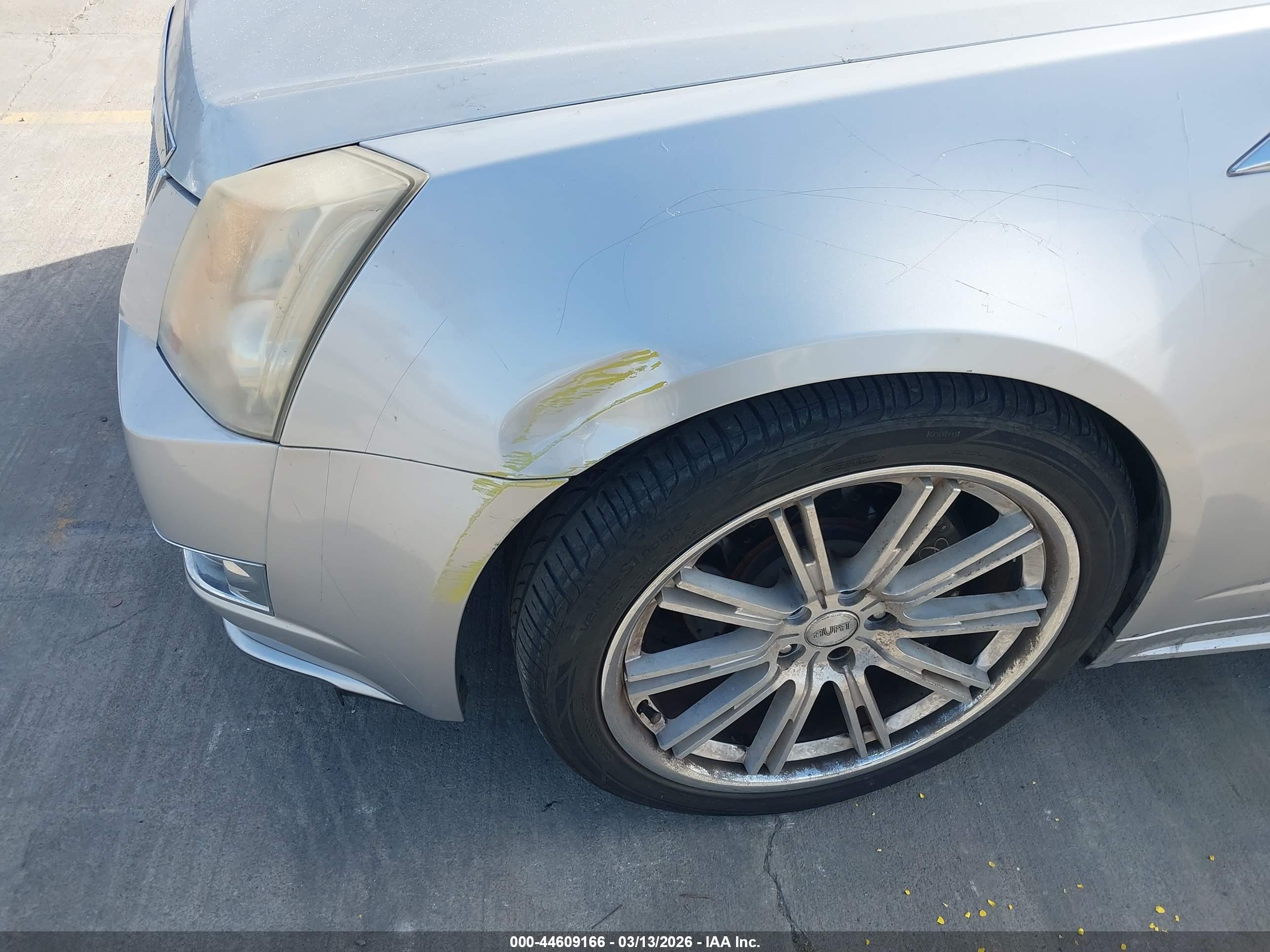 CADILLAC CTS image 6