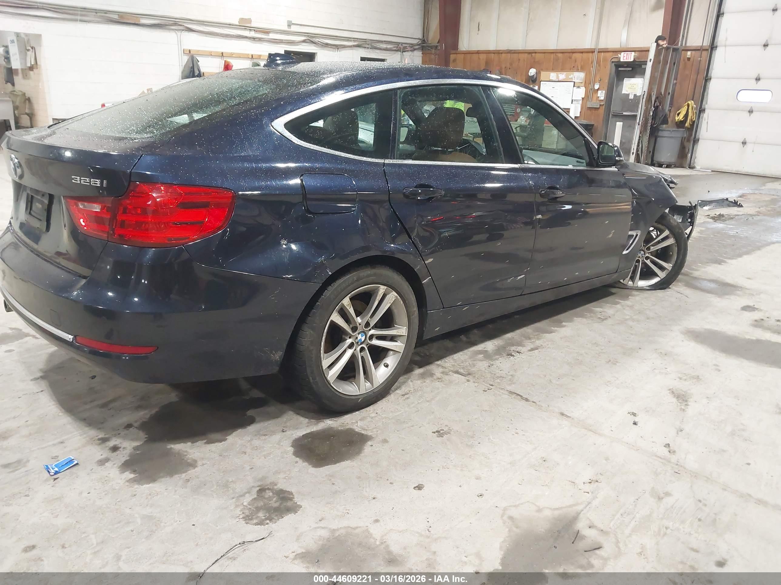 BMW 328I image 4