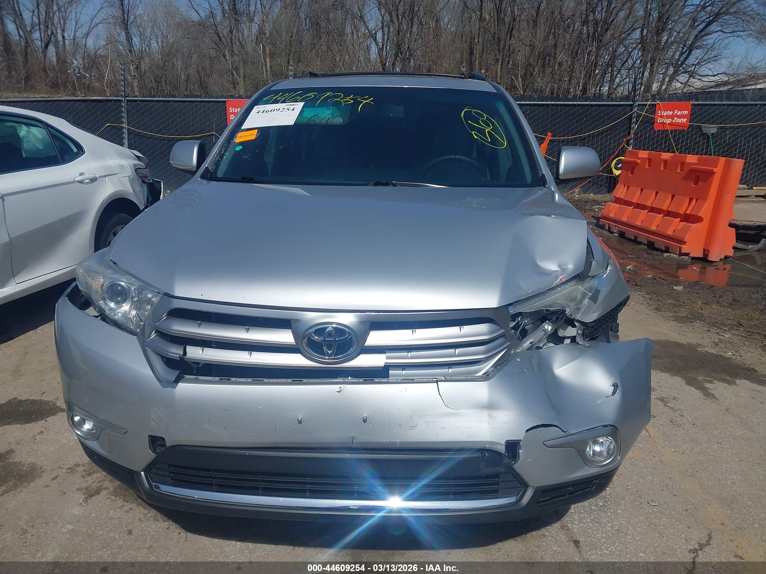 TOYOTA HIGHLANDER image 6
