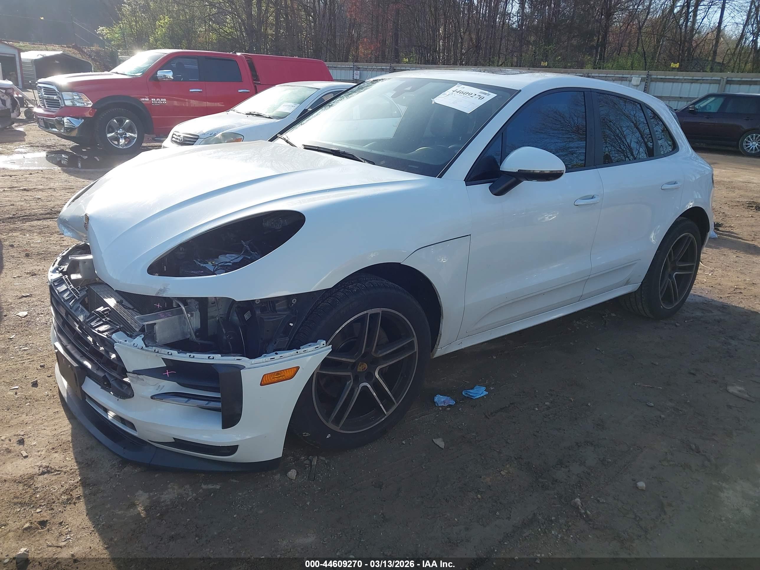 PORSCHE MACAN image 2