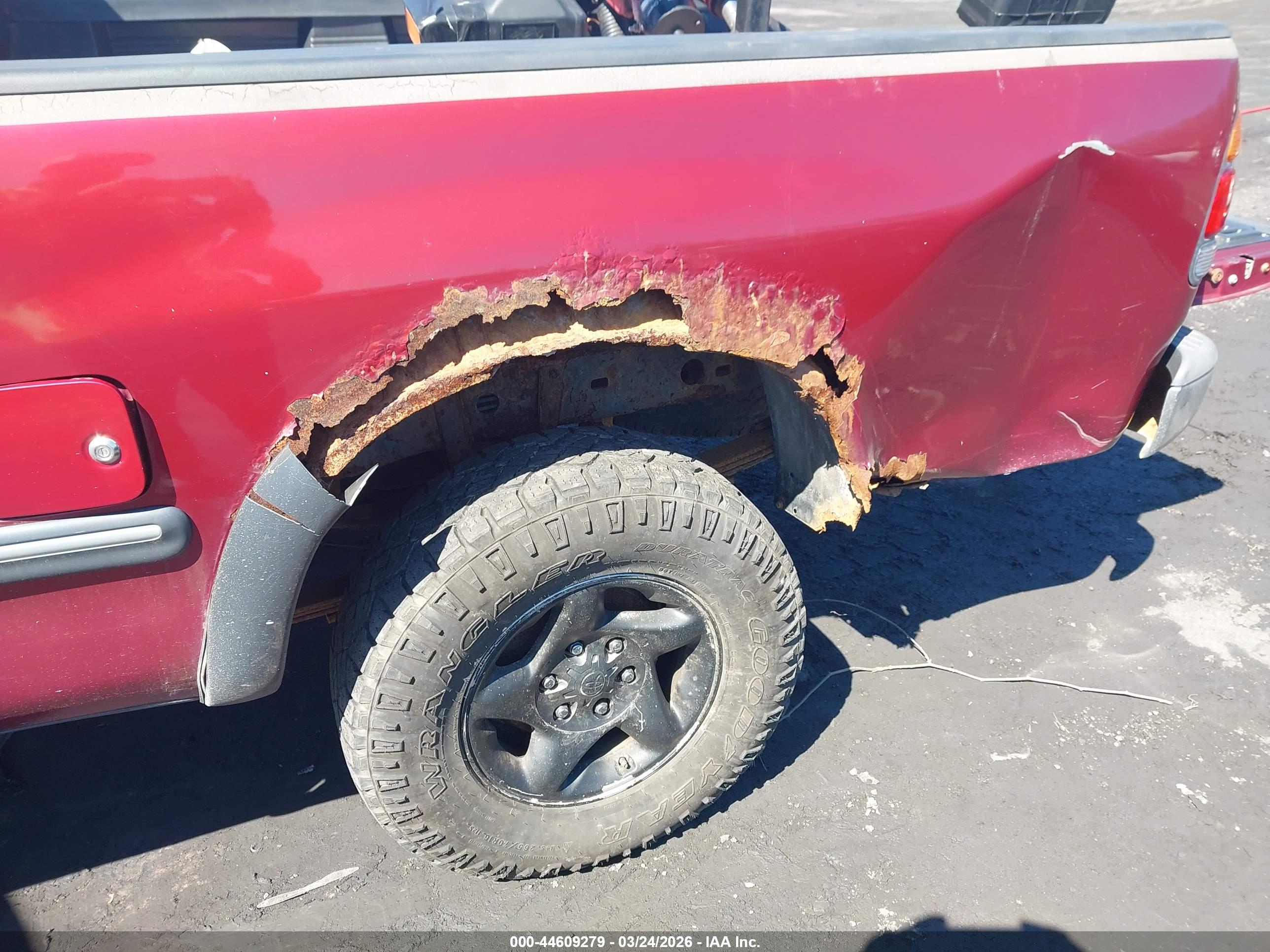 TOYOTA TUNDRA image 6