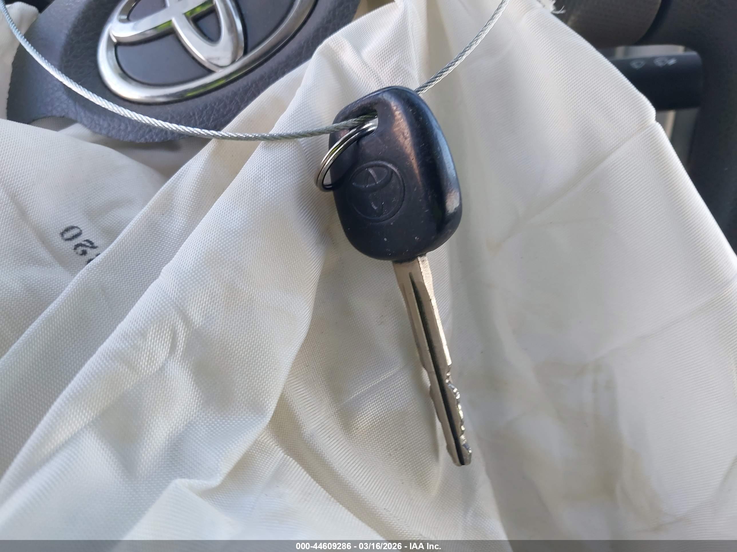 TOYOTA COROLLA image 11