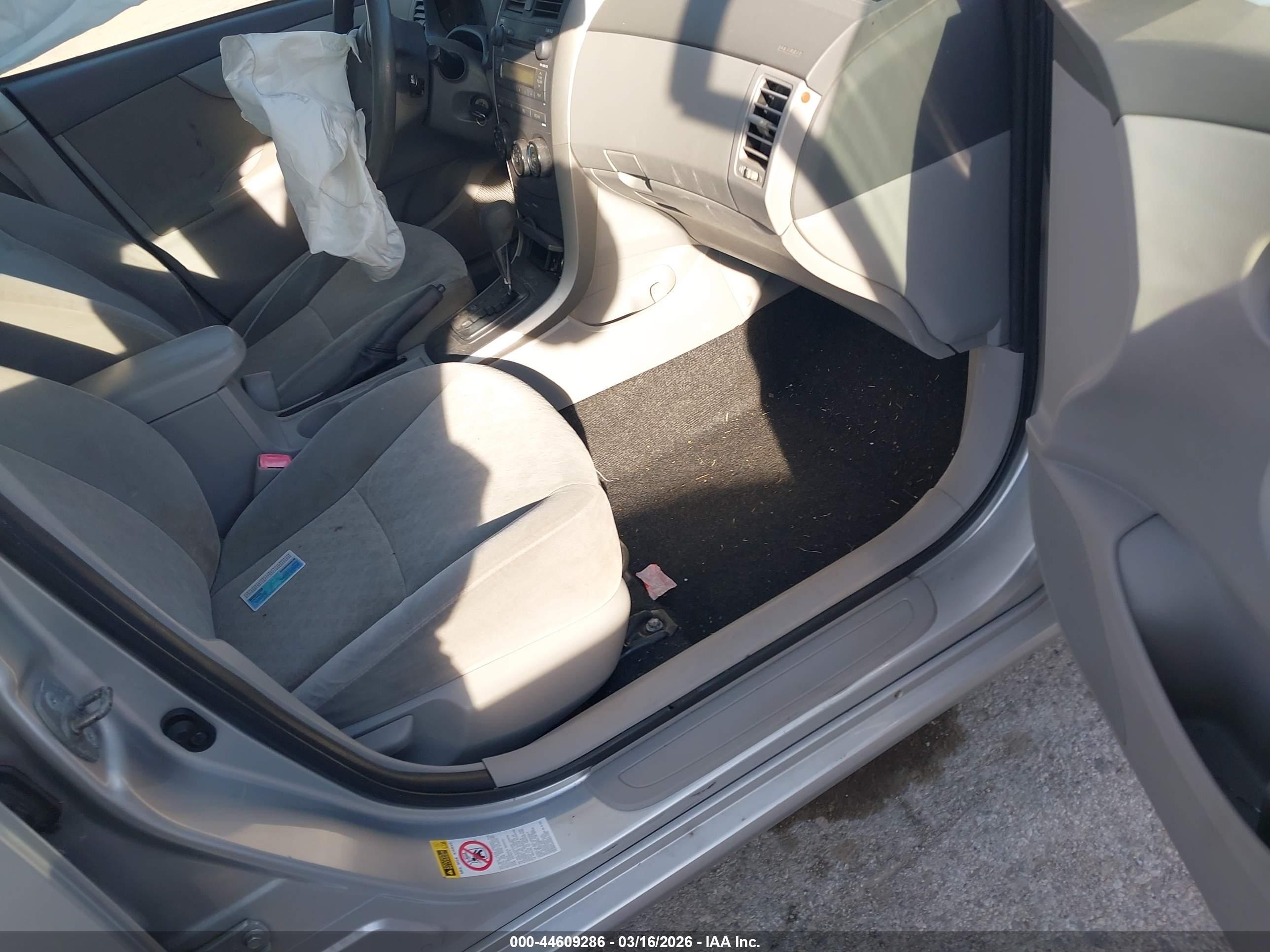 TOYOTA COROLLA image 5