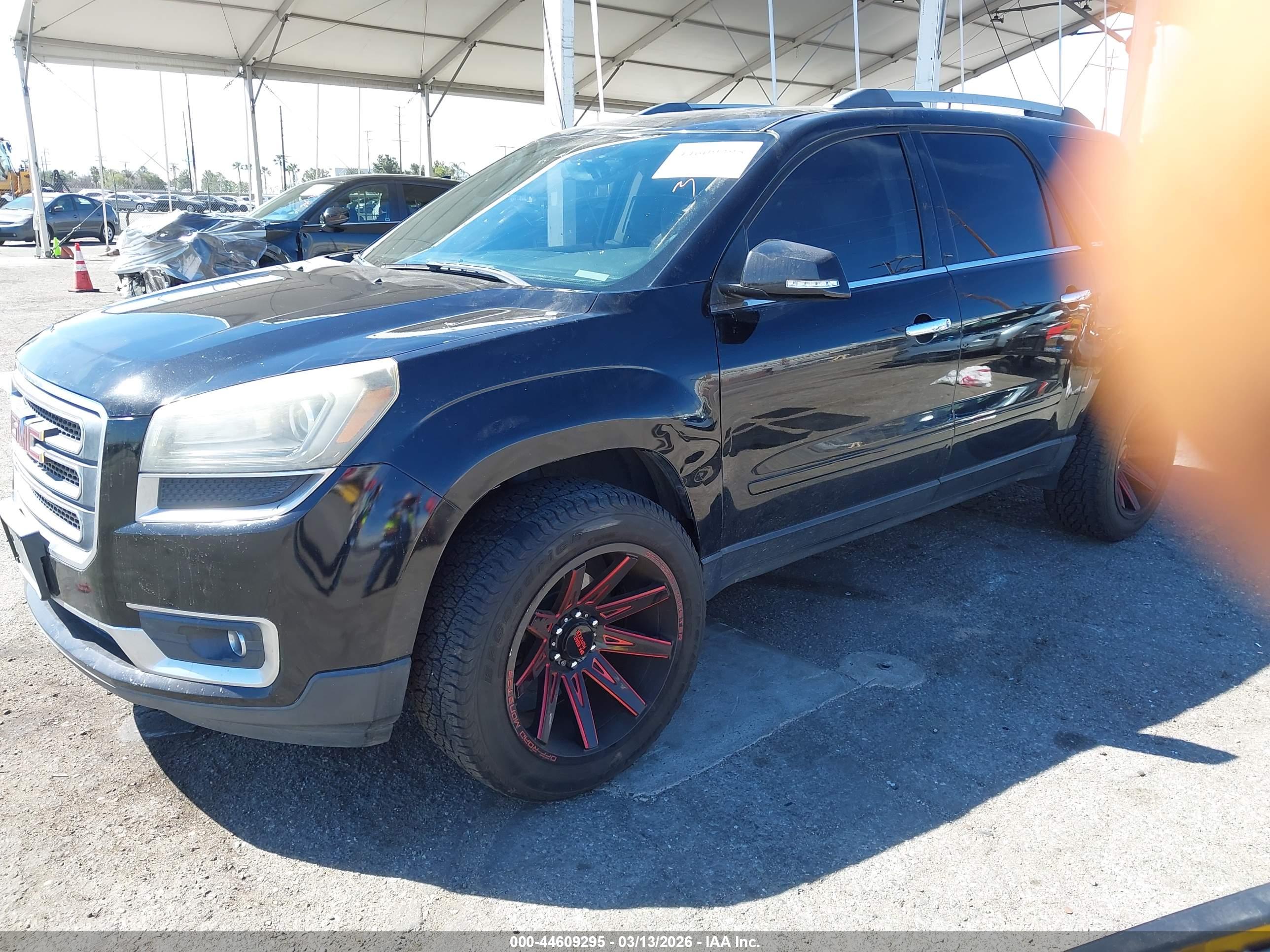 GMC ACADIA image 2