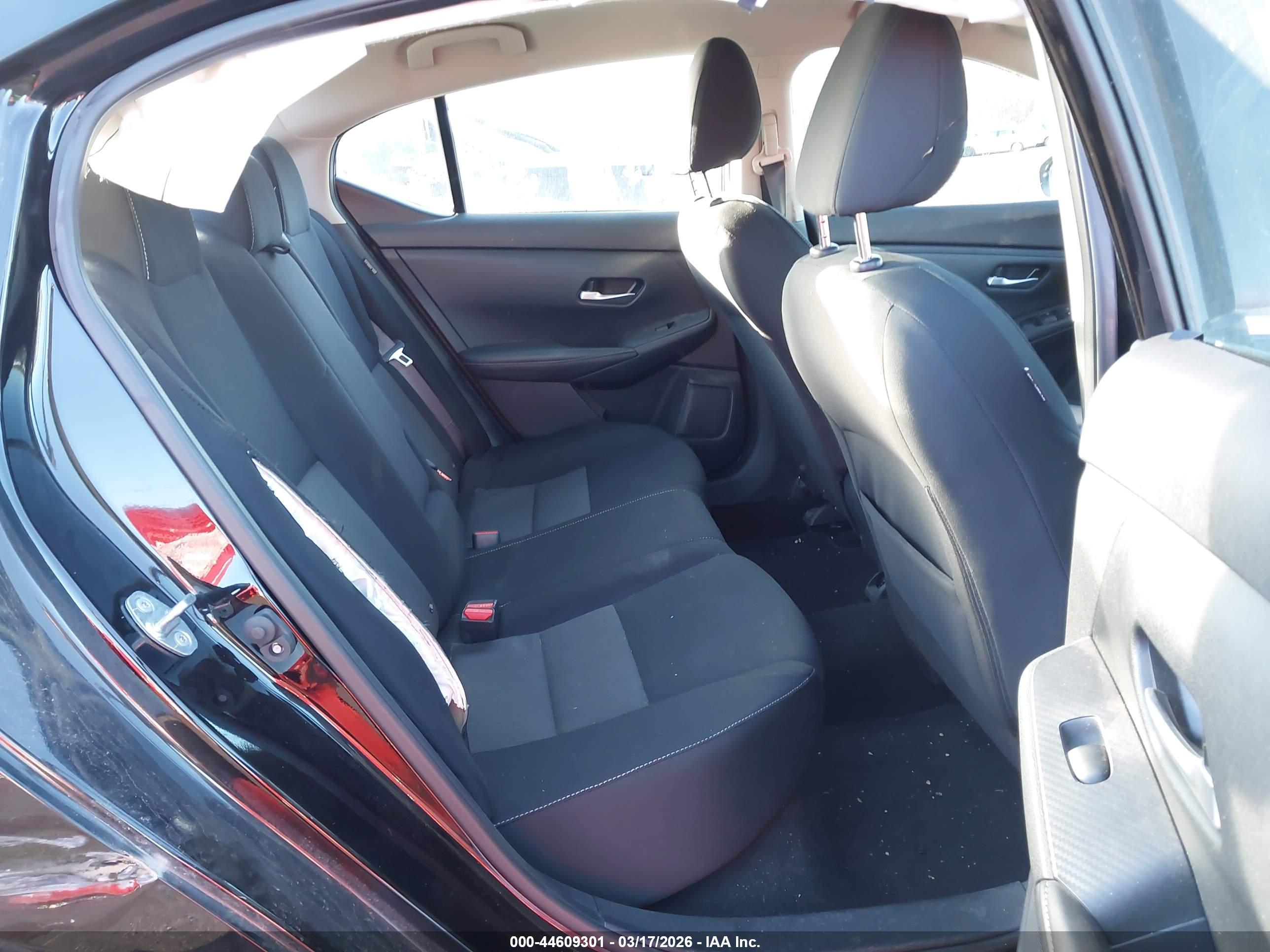 NISSAN SENTRA image 8