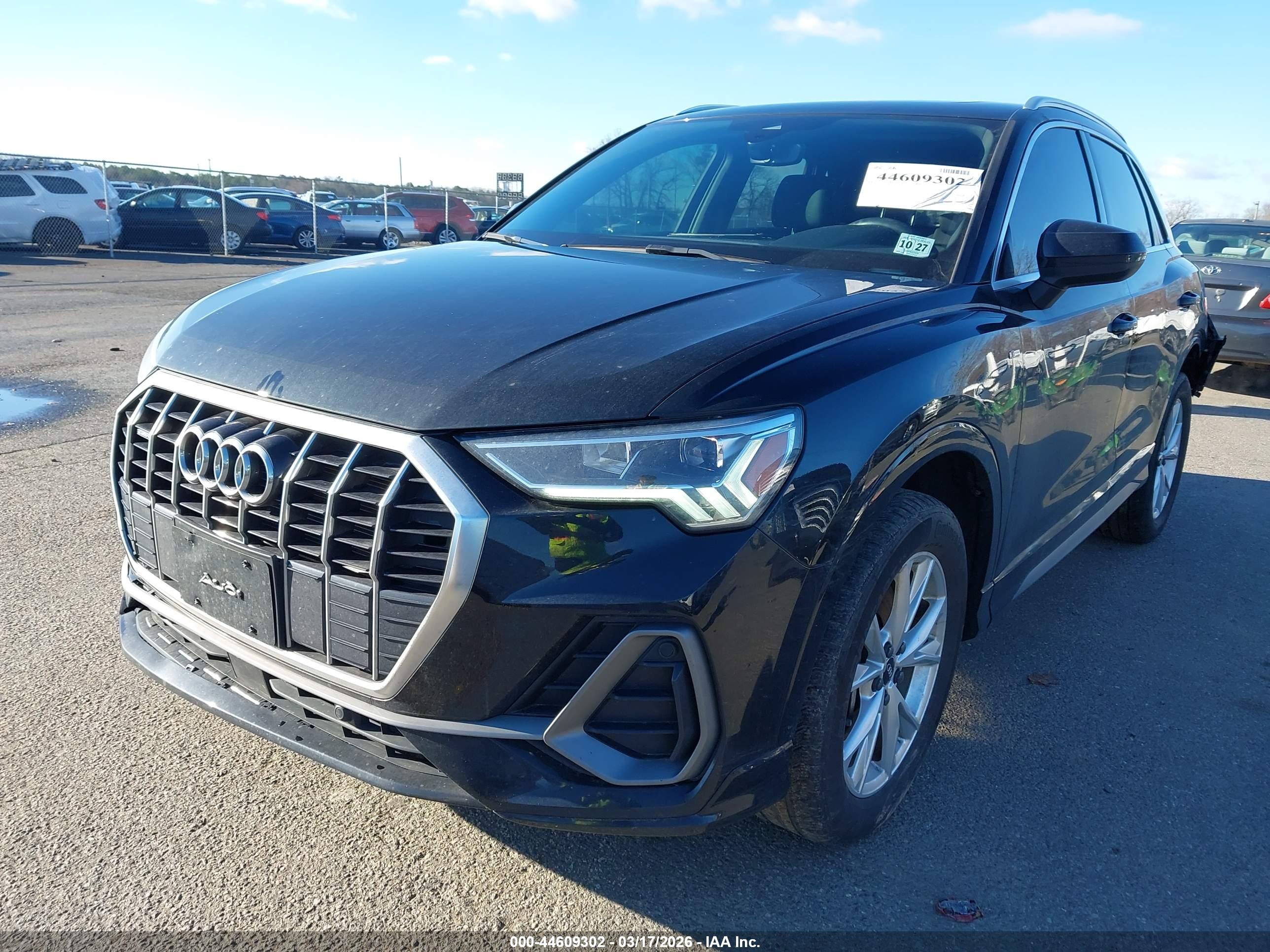 AUDI Q3 image 2