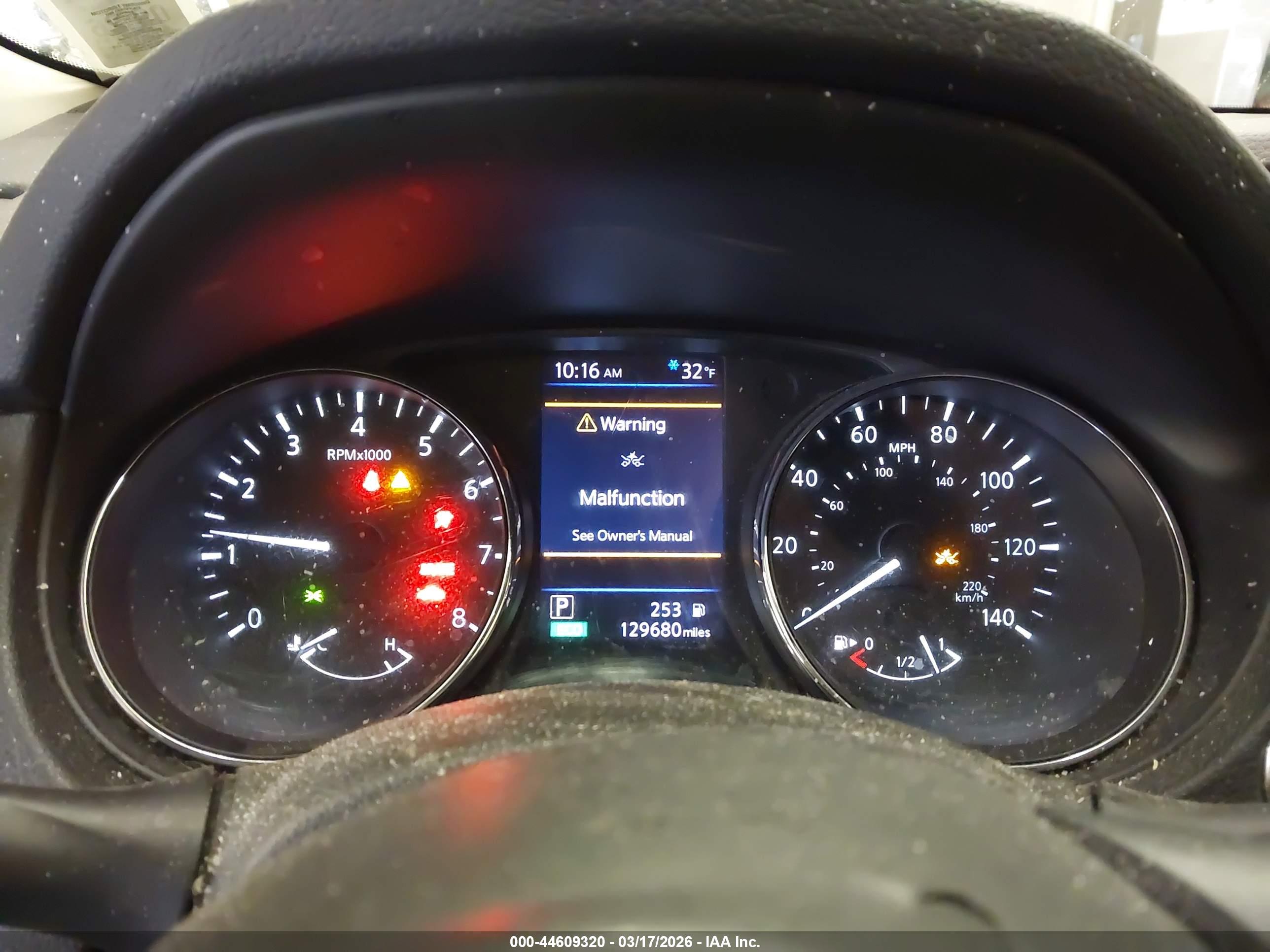NISSAN ROGUE image 7