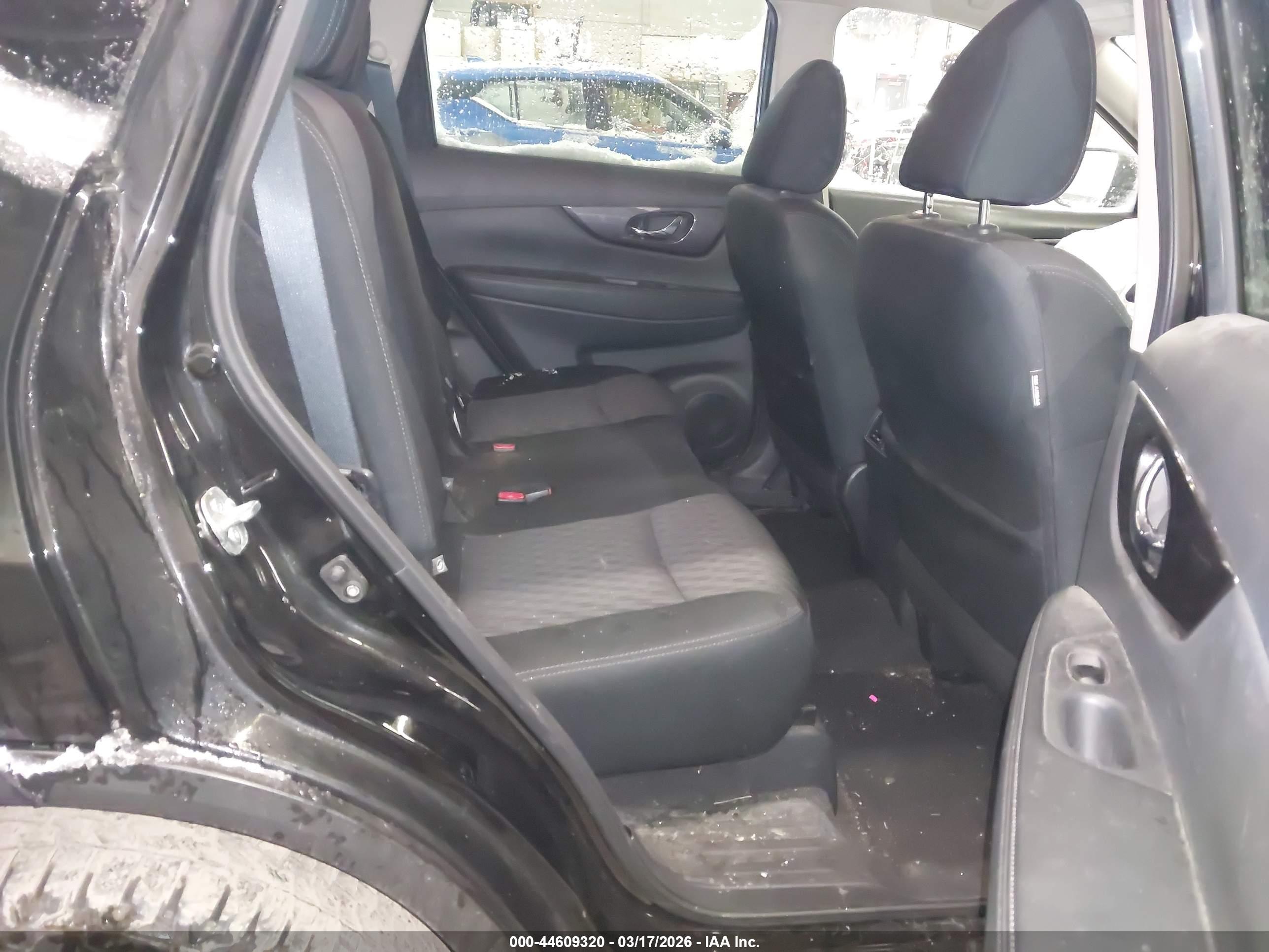 NISSAN ROGUE image 8