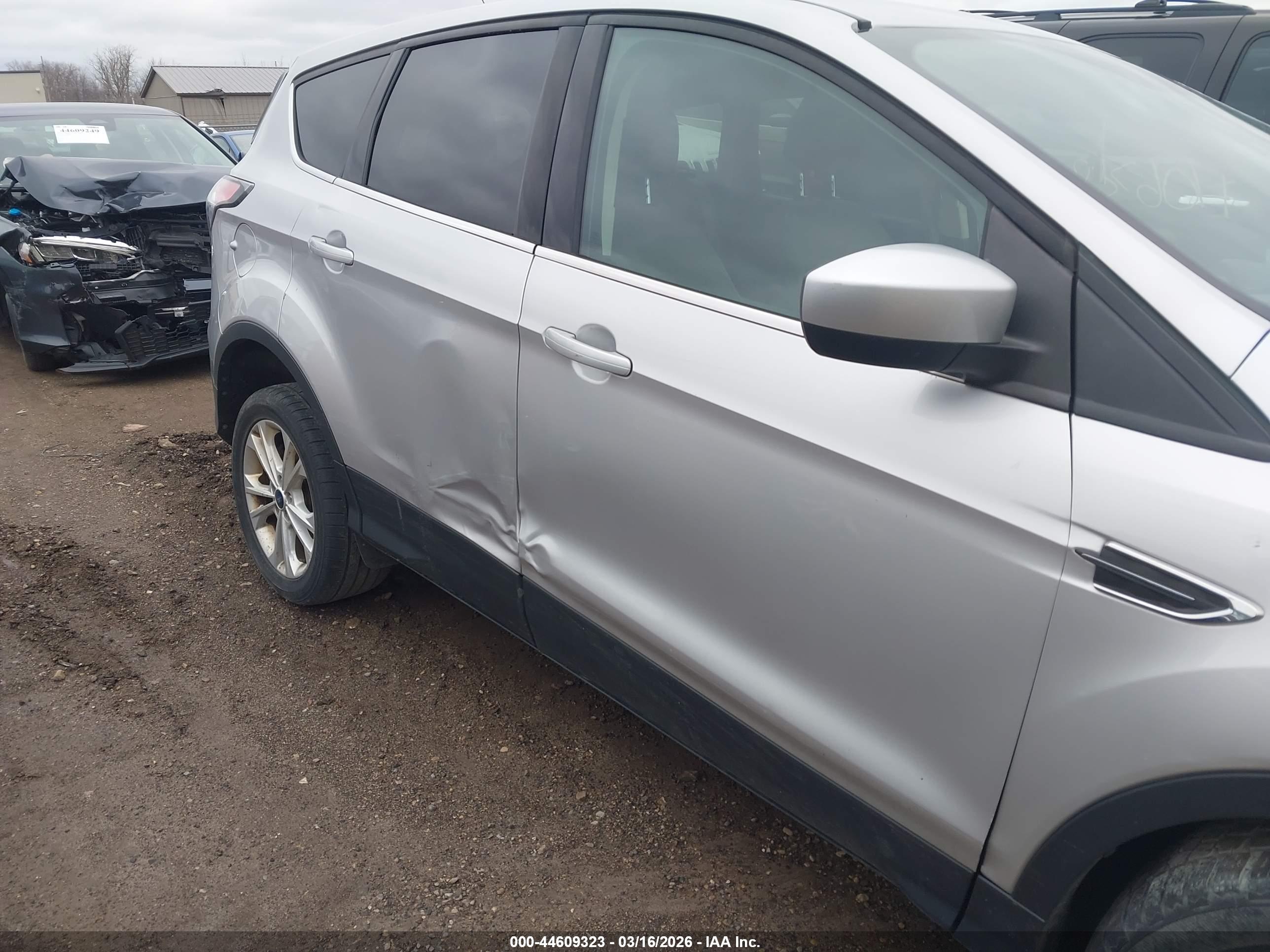 FORD ESCAPE image 6