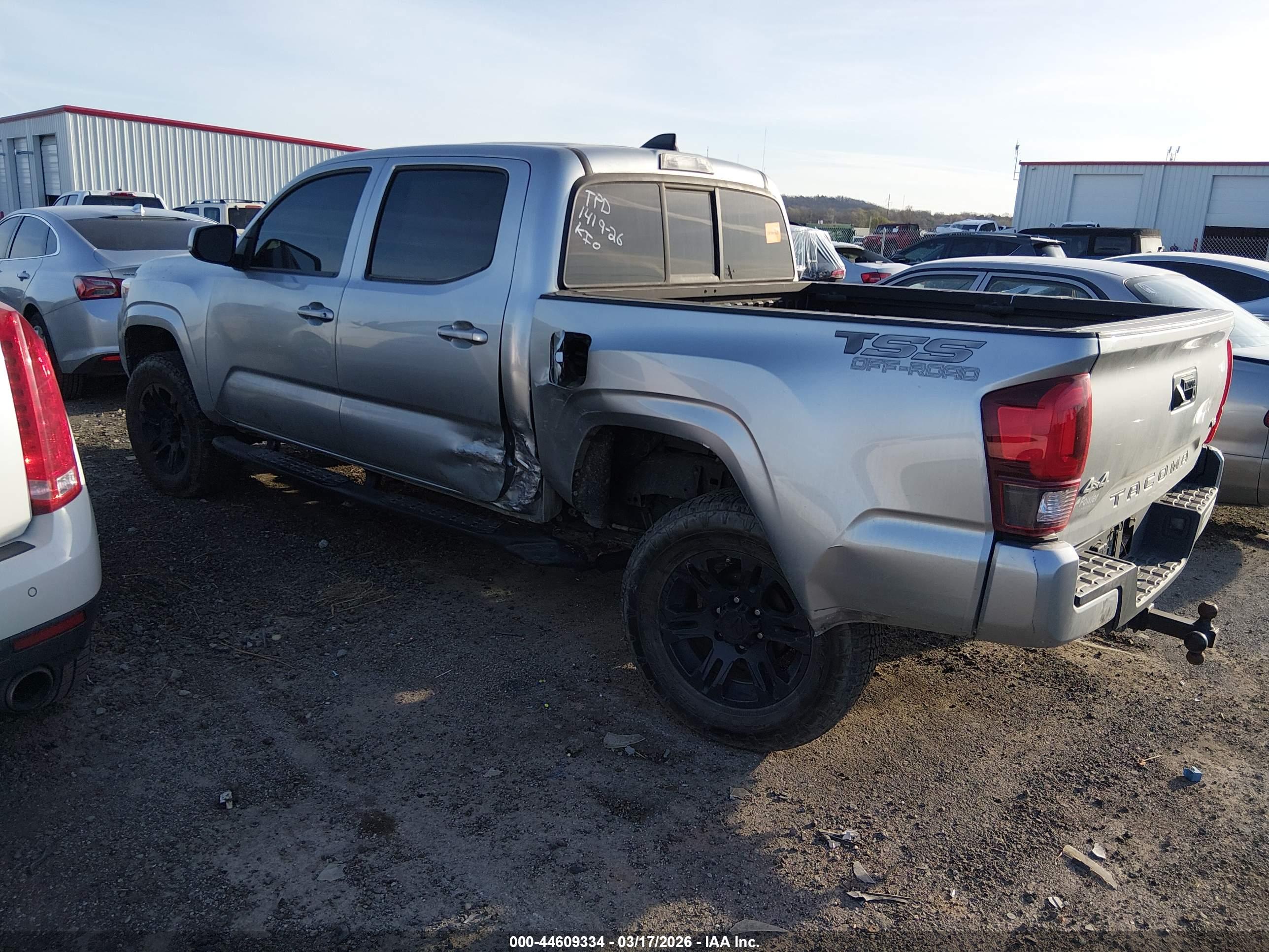 TOYOTA TACOMA image 3