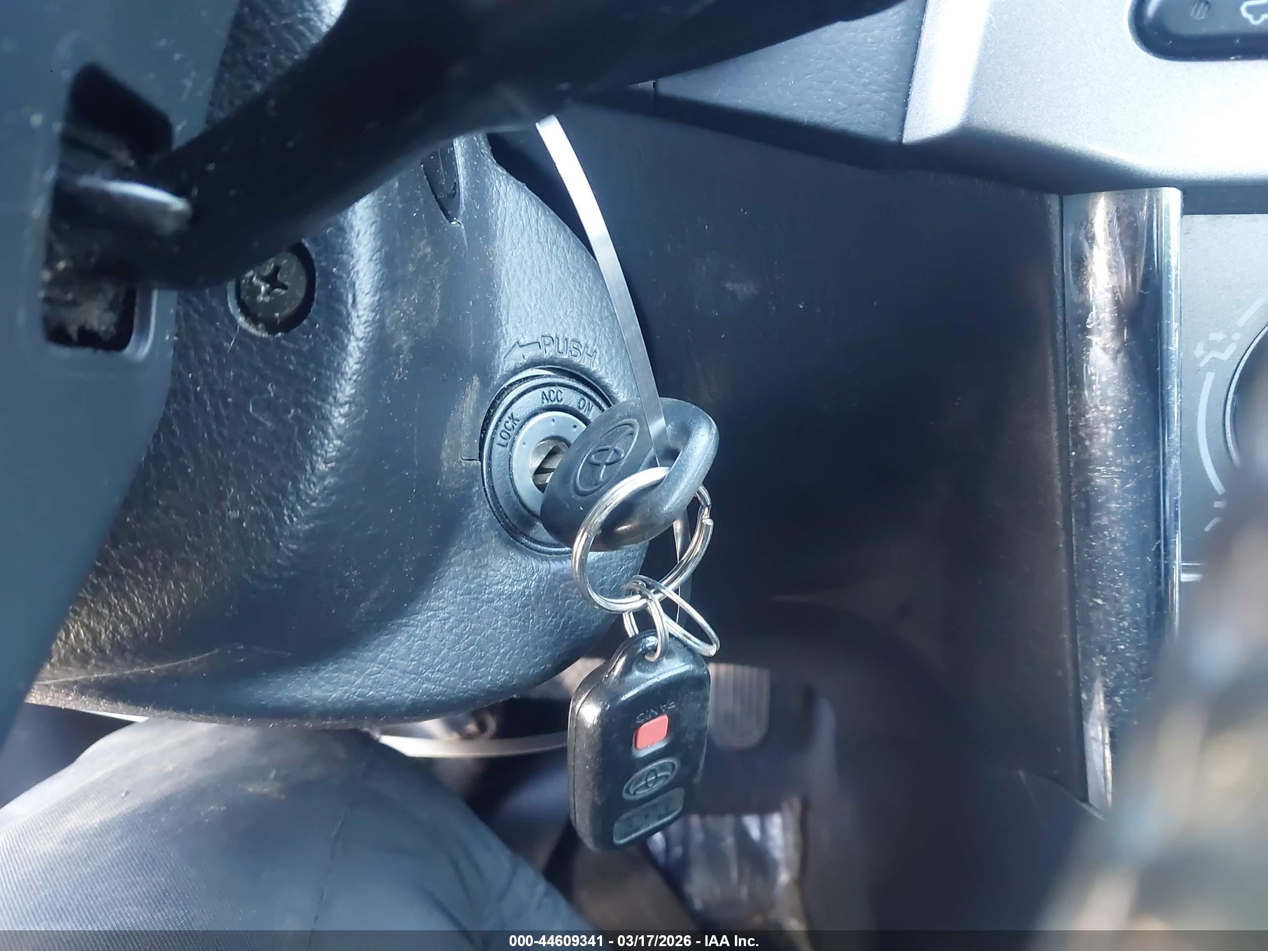TOYOTA MATRIX image 11
