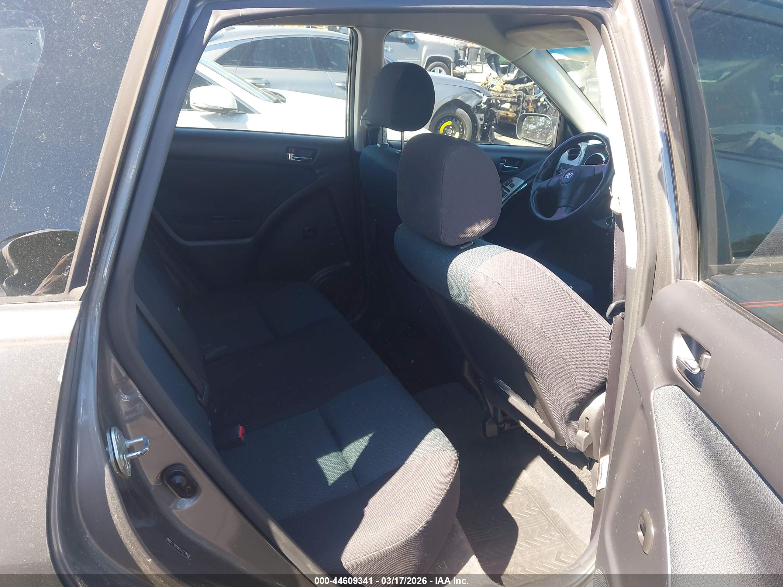 TOYOTA MATRIX image 8