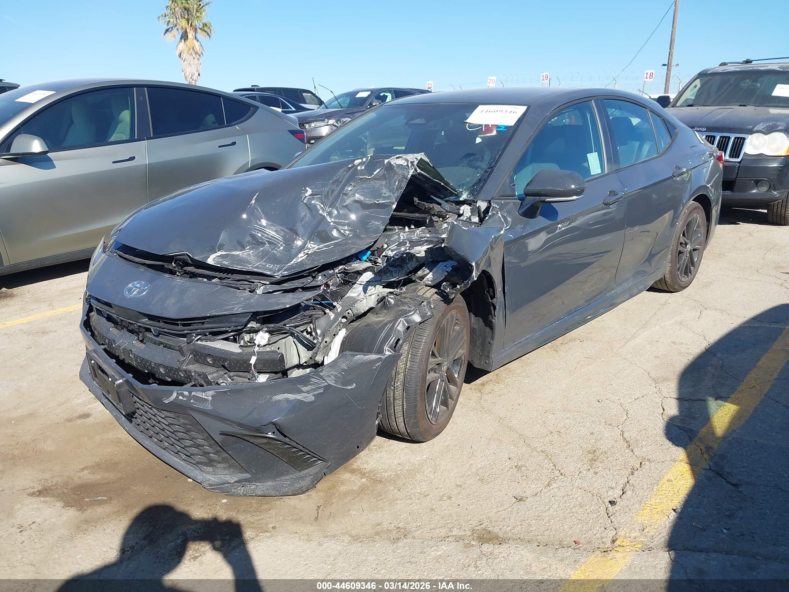 TOYOTA CAMRY image 2