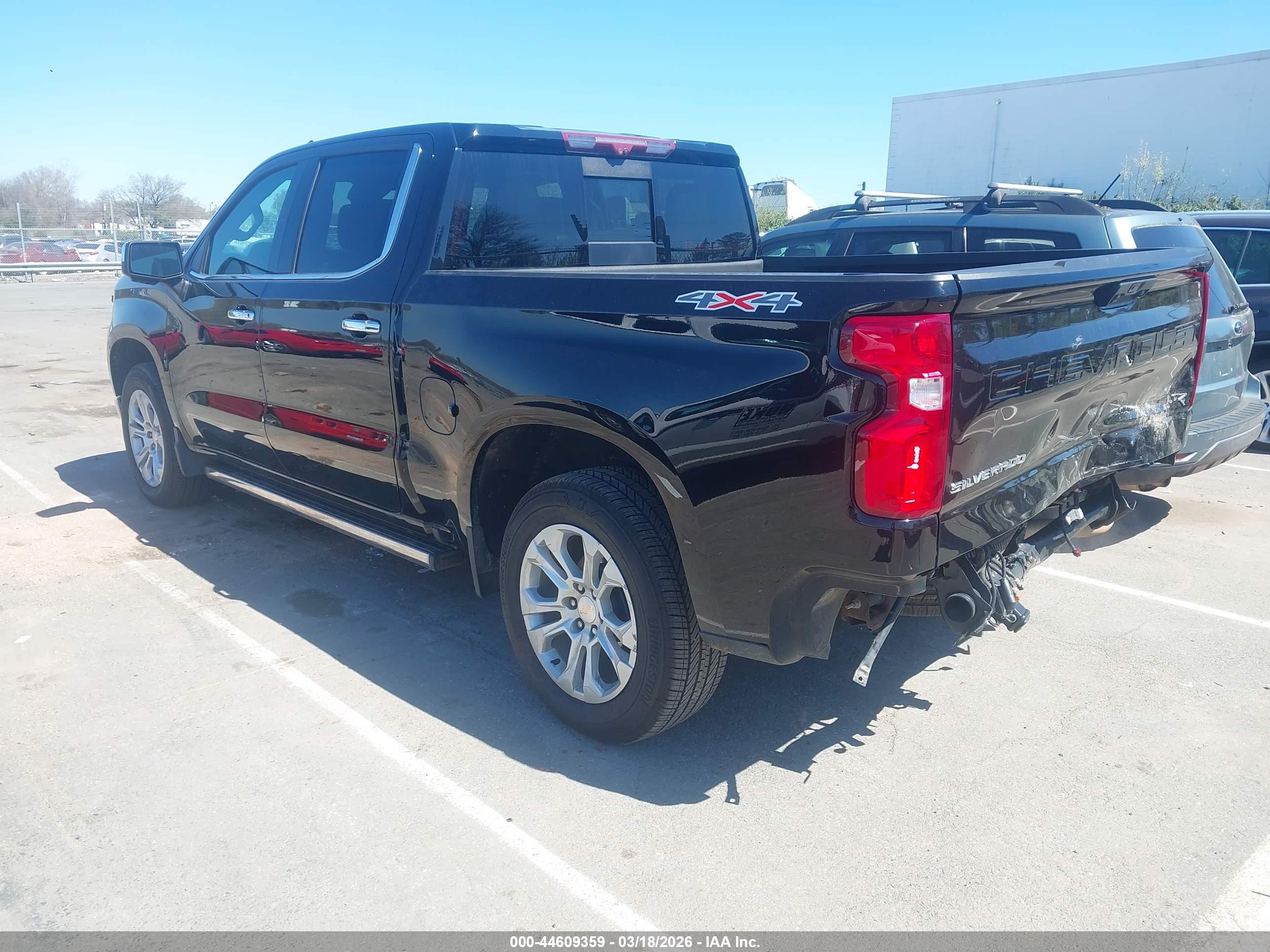 CHEVROLET SILVERADO image 3