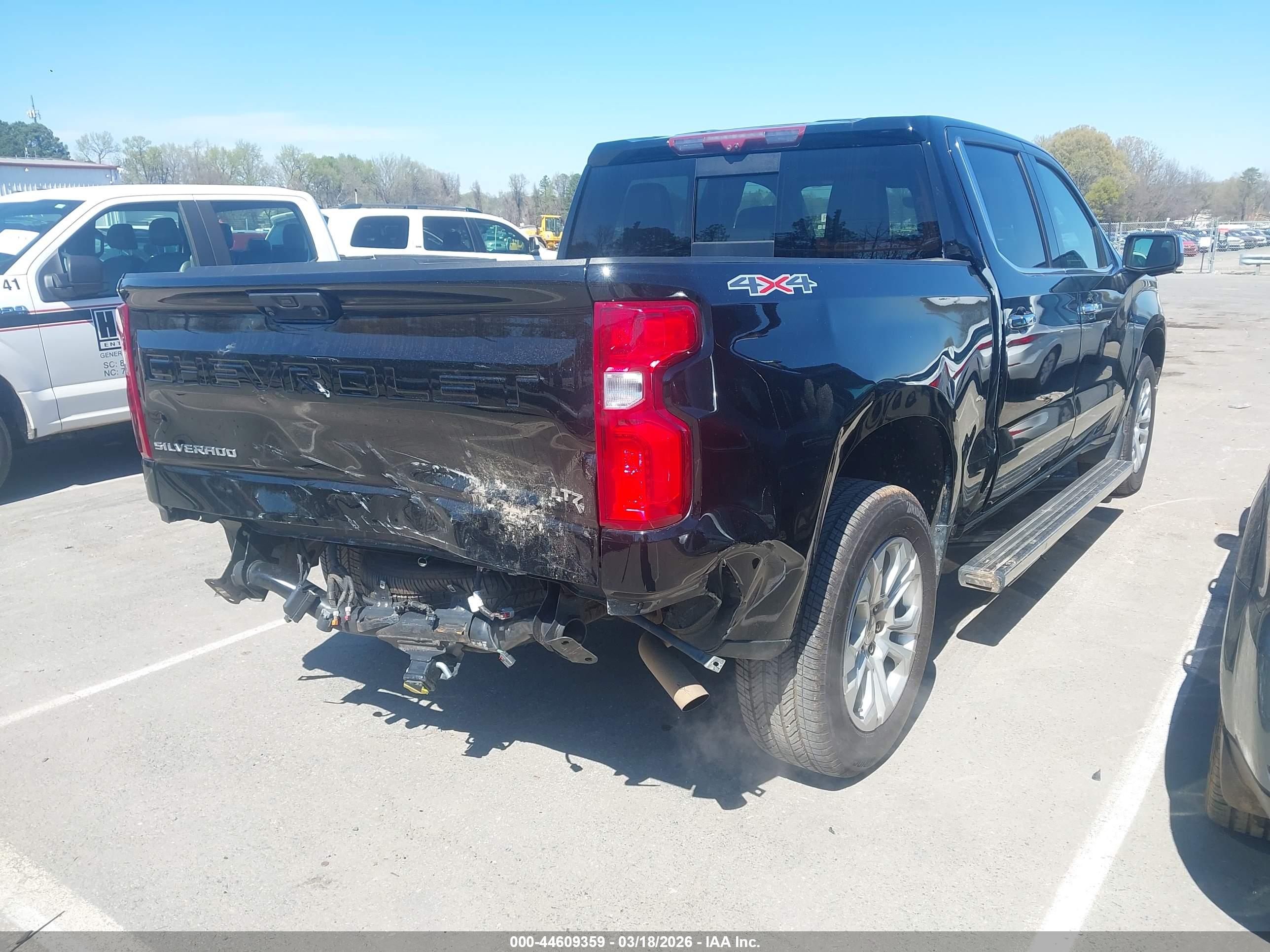 CHEVROLET SILVERADO image 4