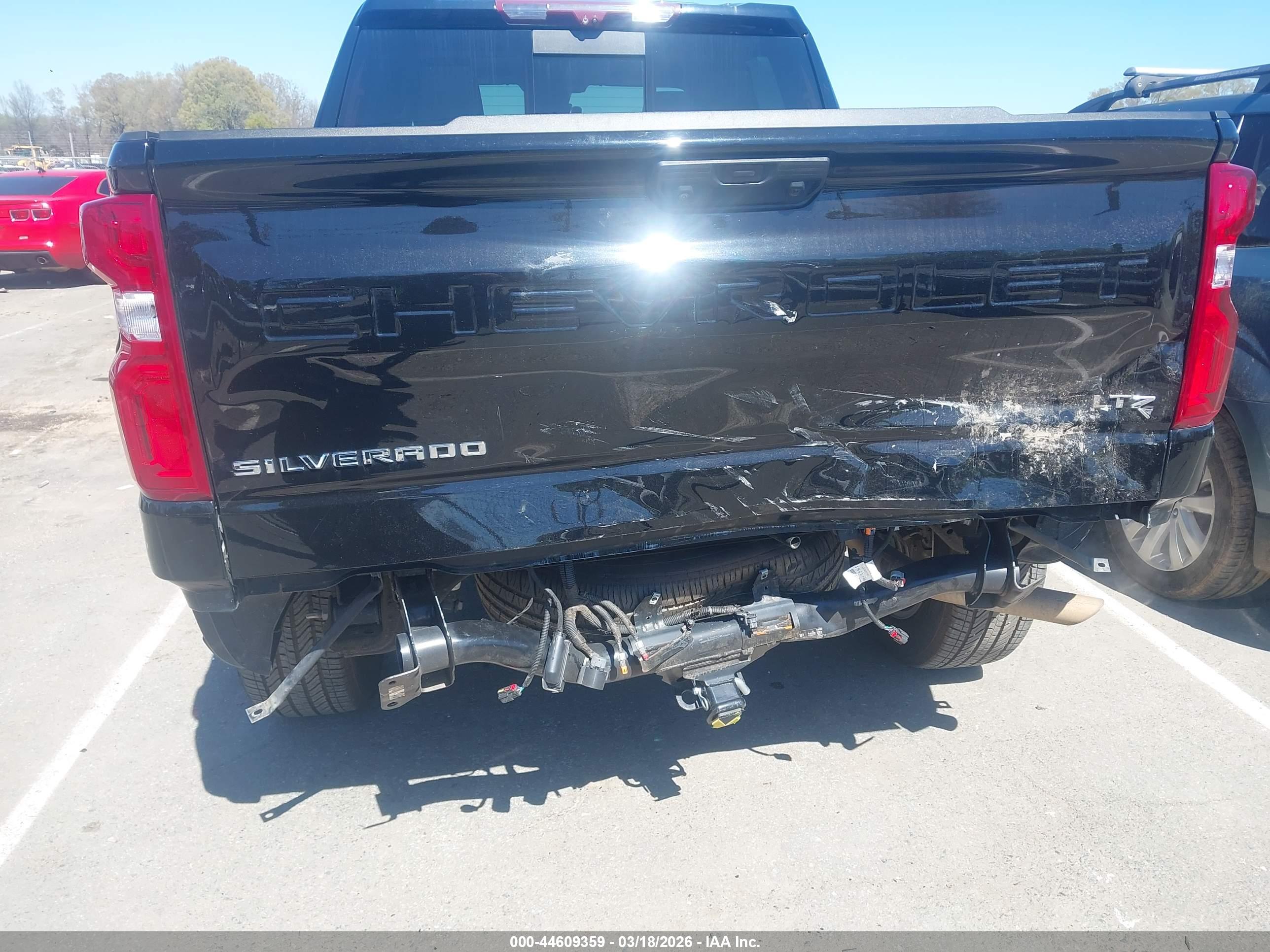 CHEVROLET SILVERADO image 6