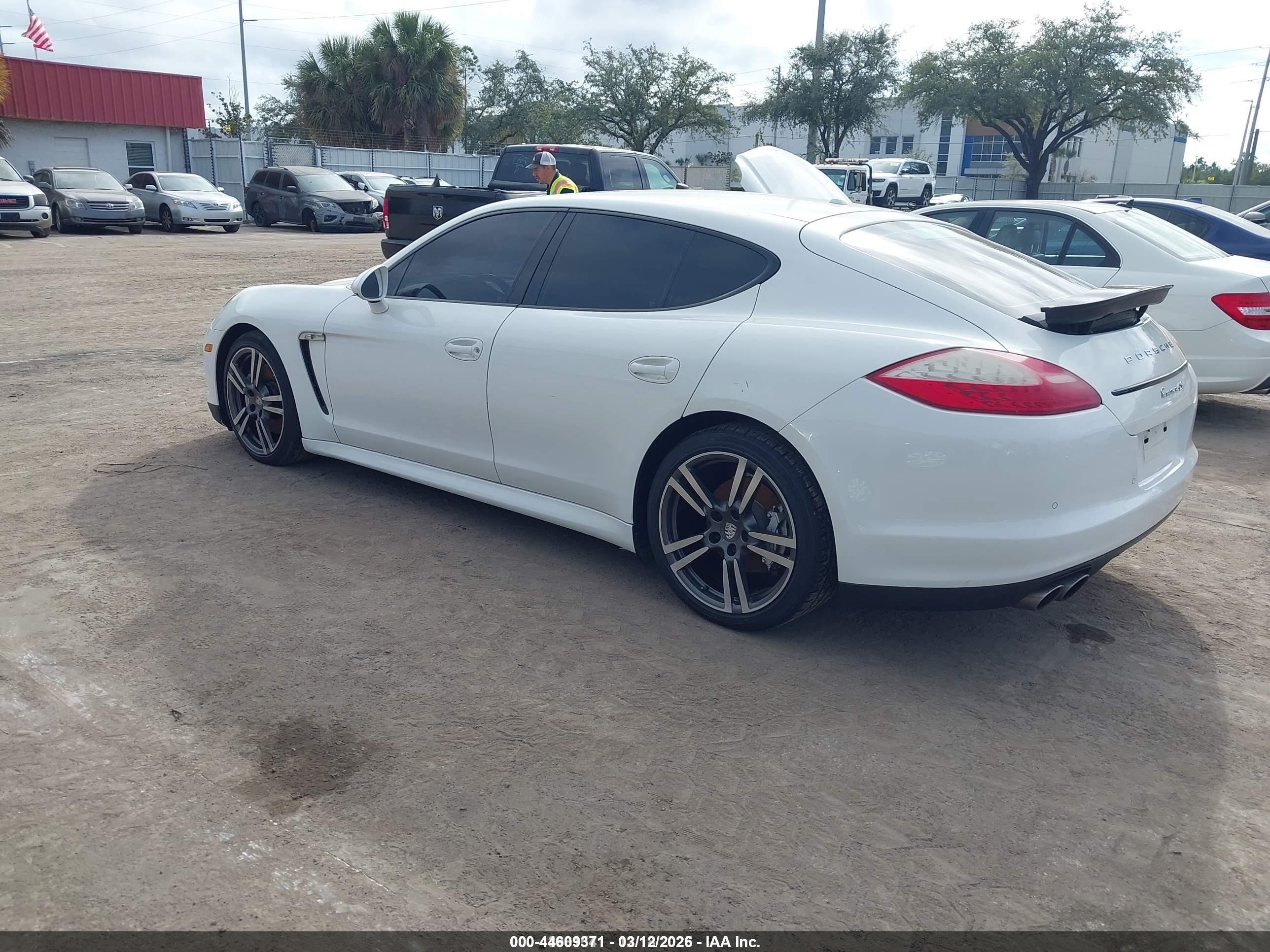 PORSCHE PANAMERA image 3