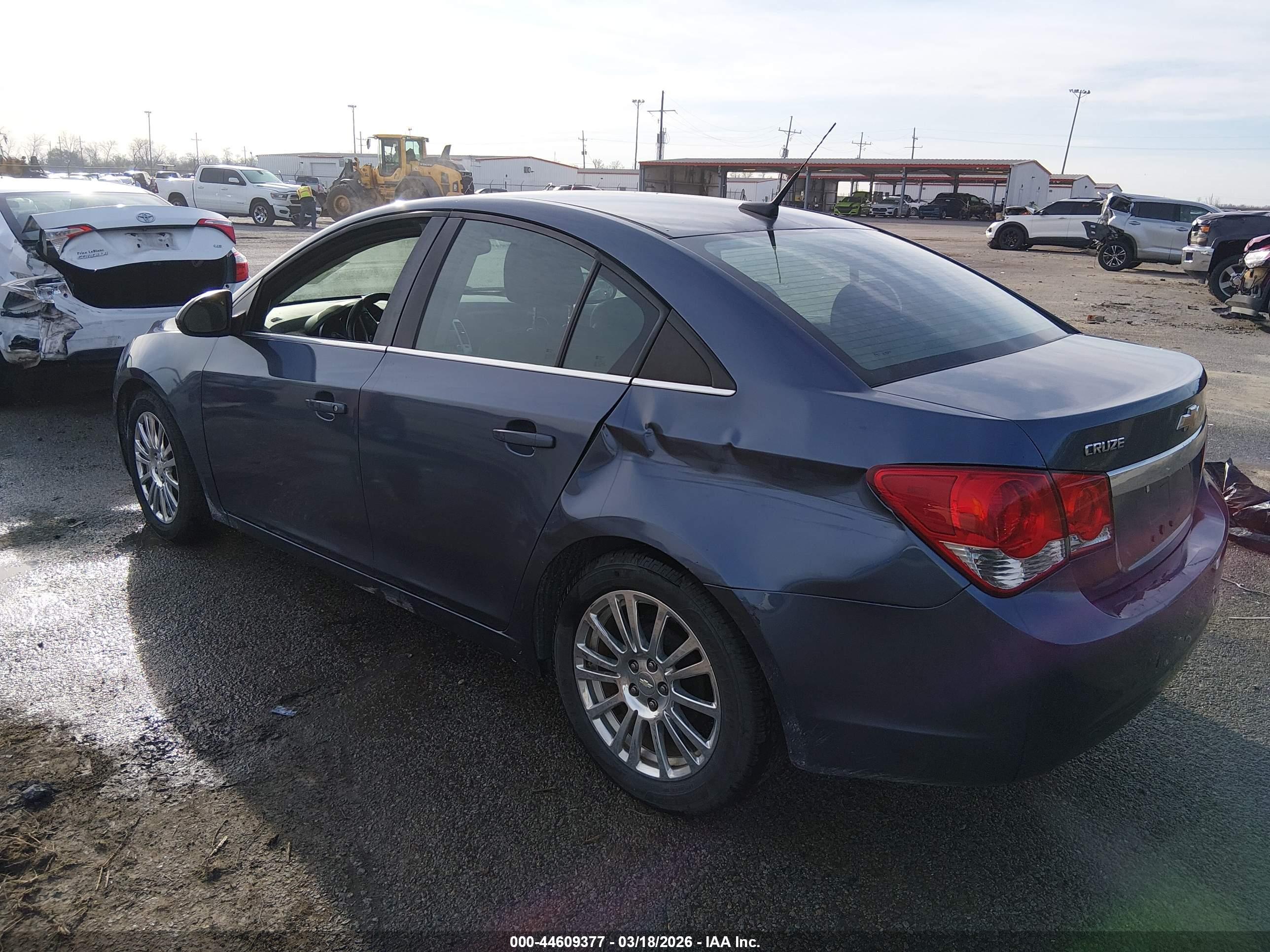 CHEVROLET CRUZE image 3