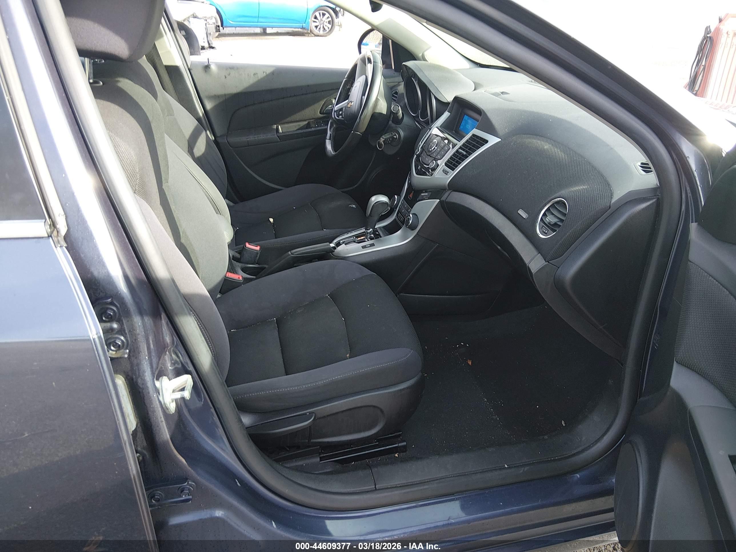 CHEVROLET CRUZE image 5