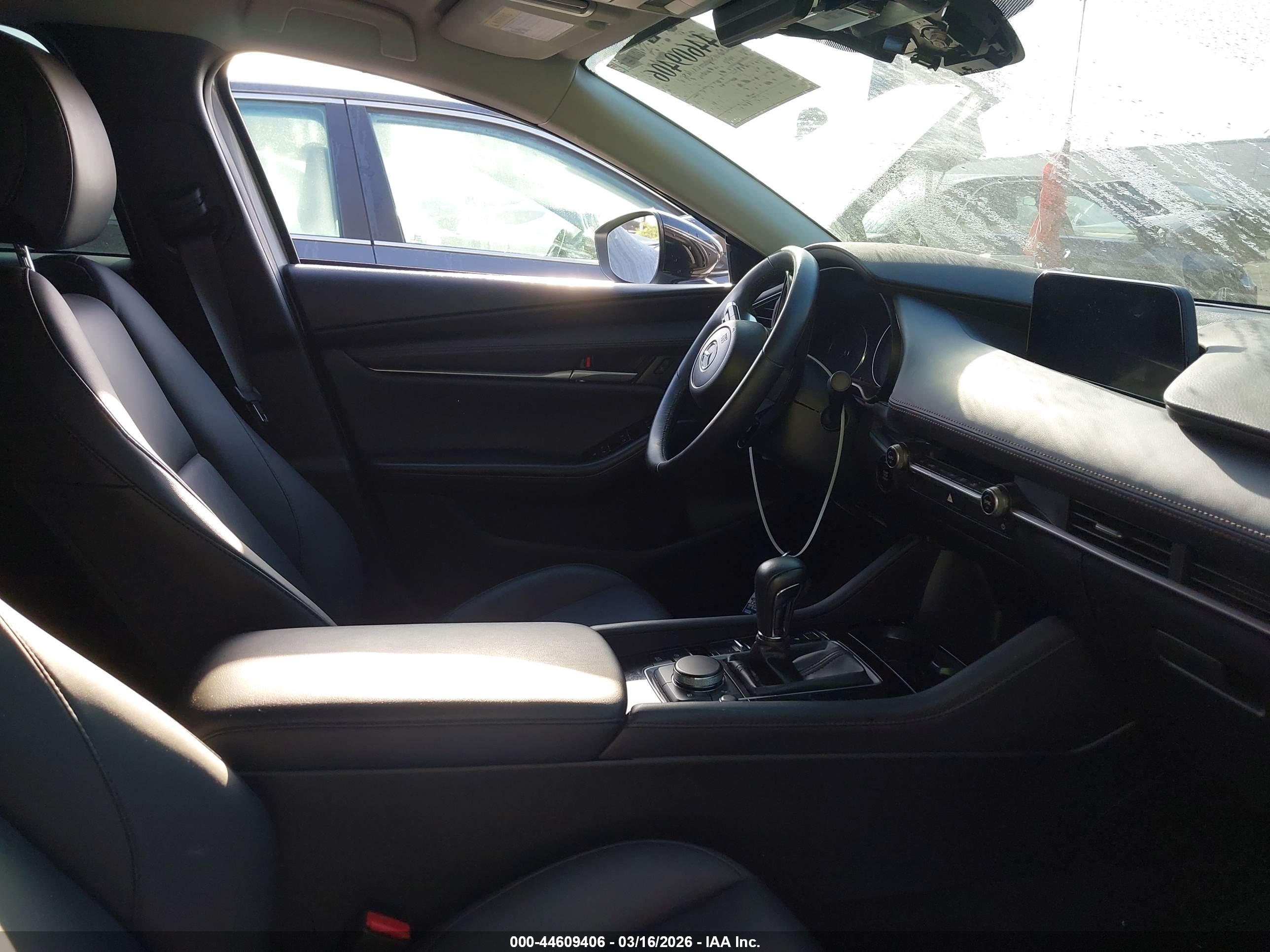MAZDA MAZDA3 image 5