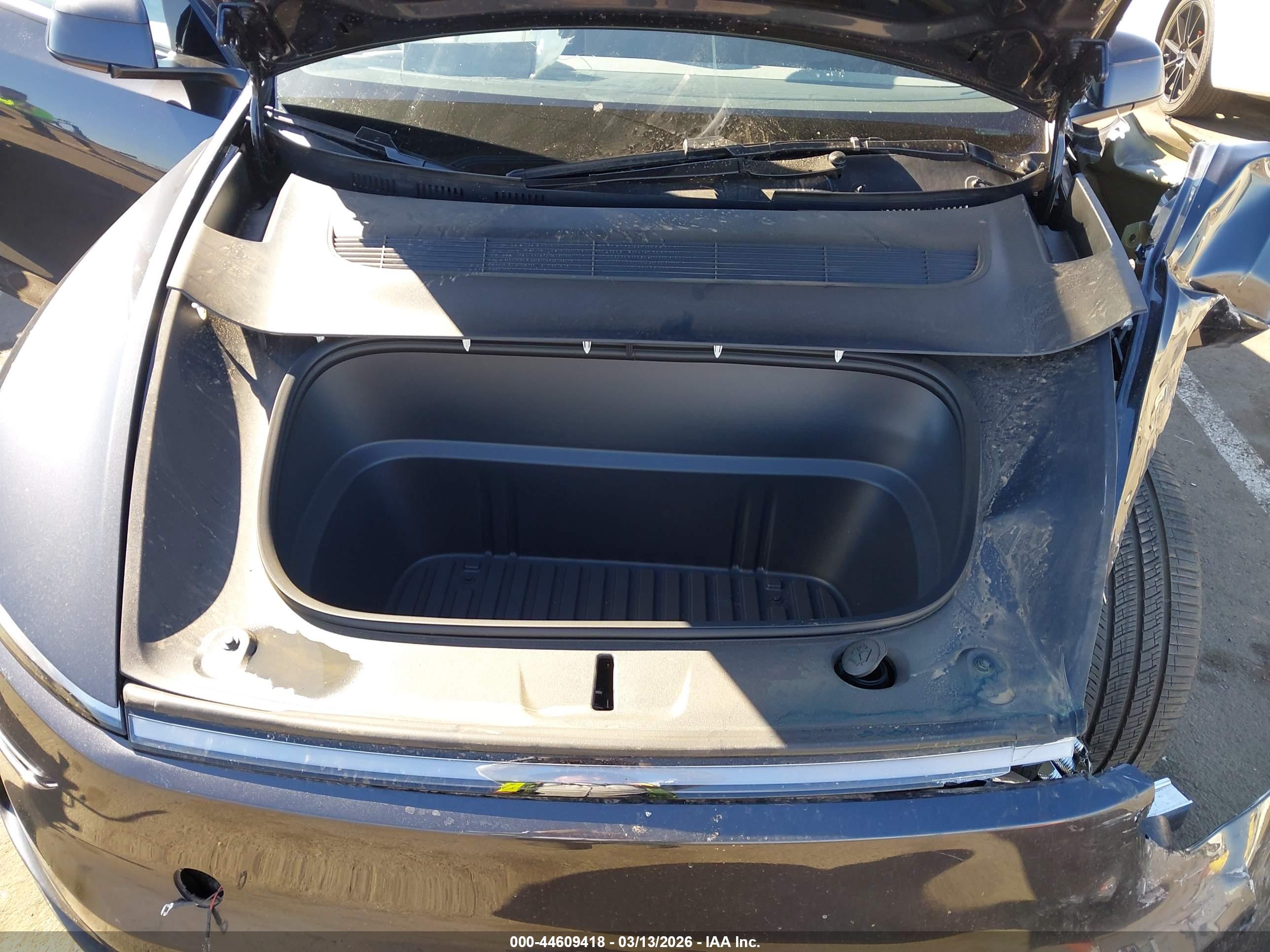 TESLA MODEL image 10