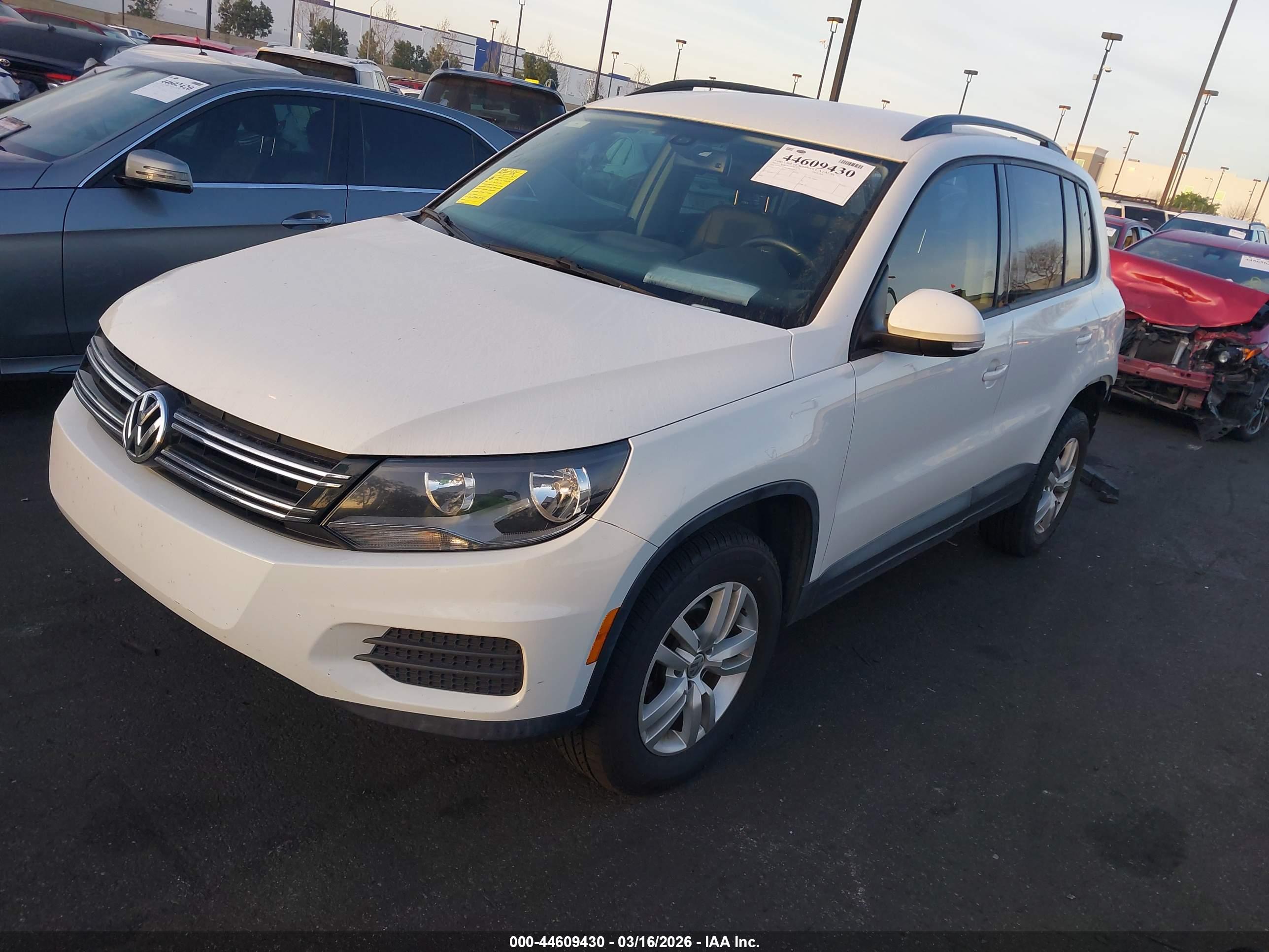 VOLKSWAGEN TIGUAN image 2