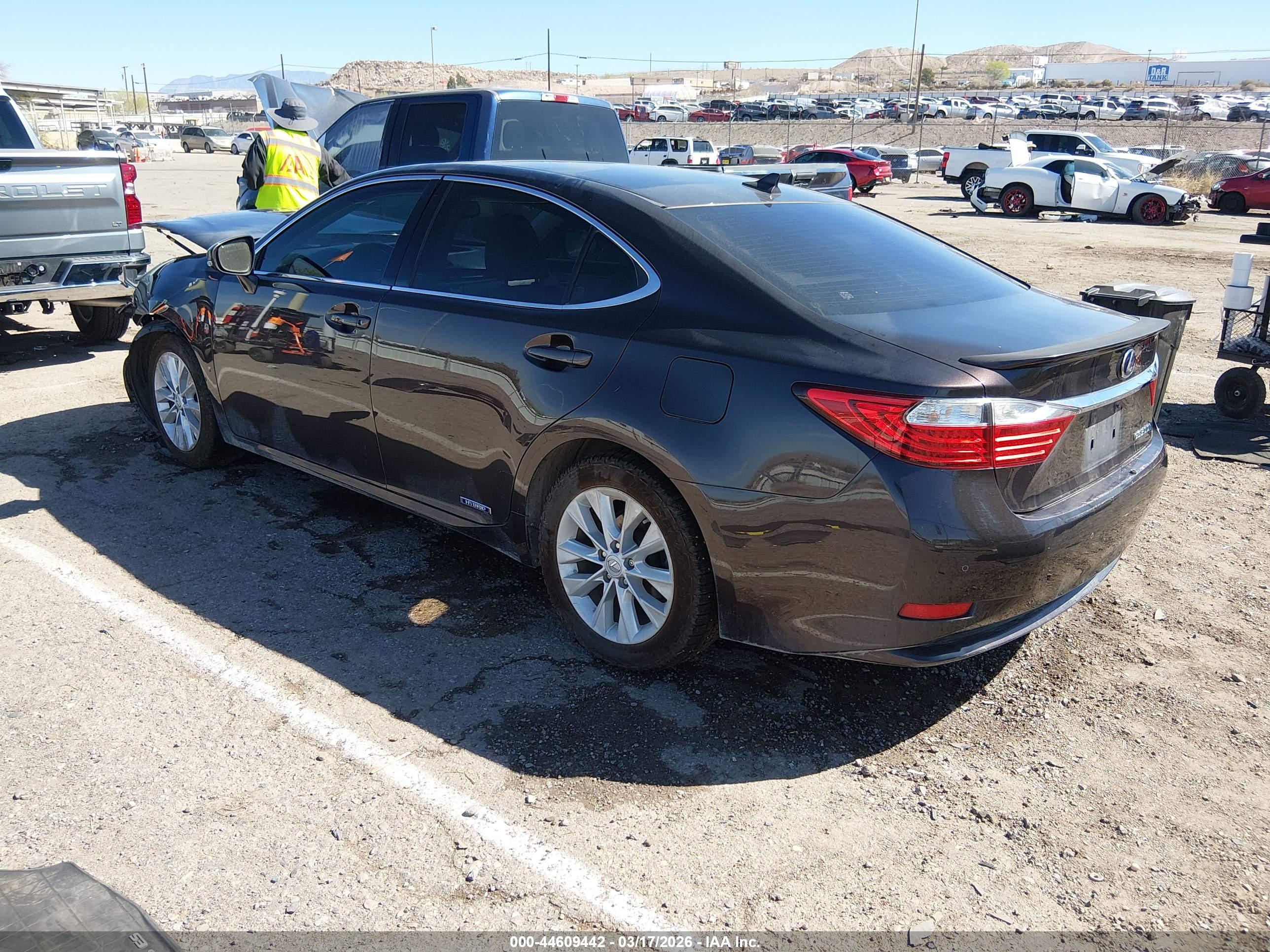 LEXUS ES image 3