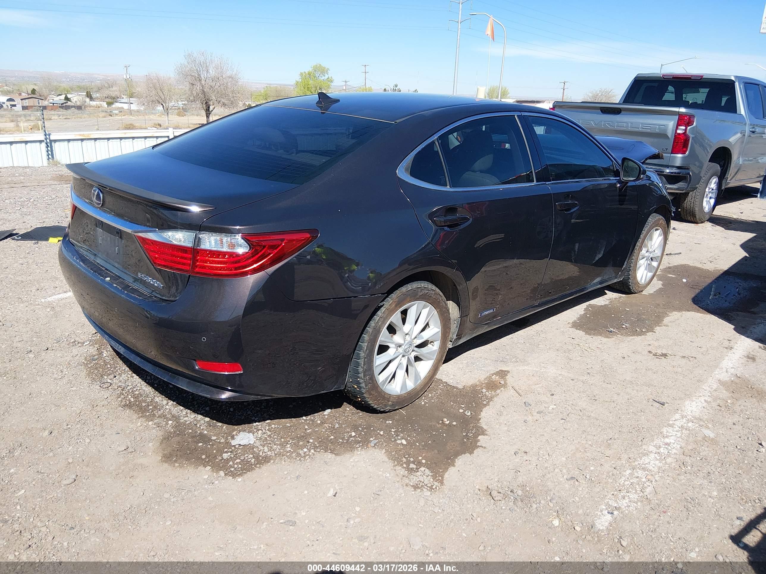 LEXUS ES image 4