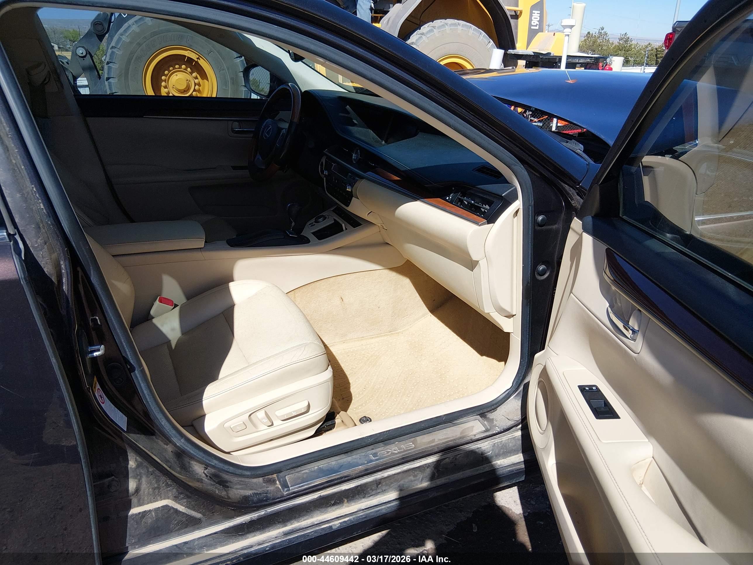 LEXUS ES image 5